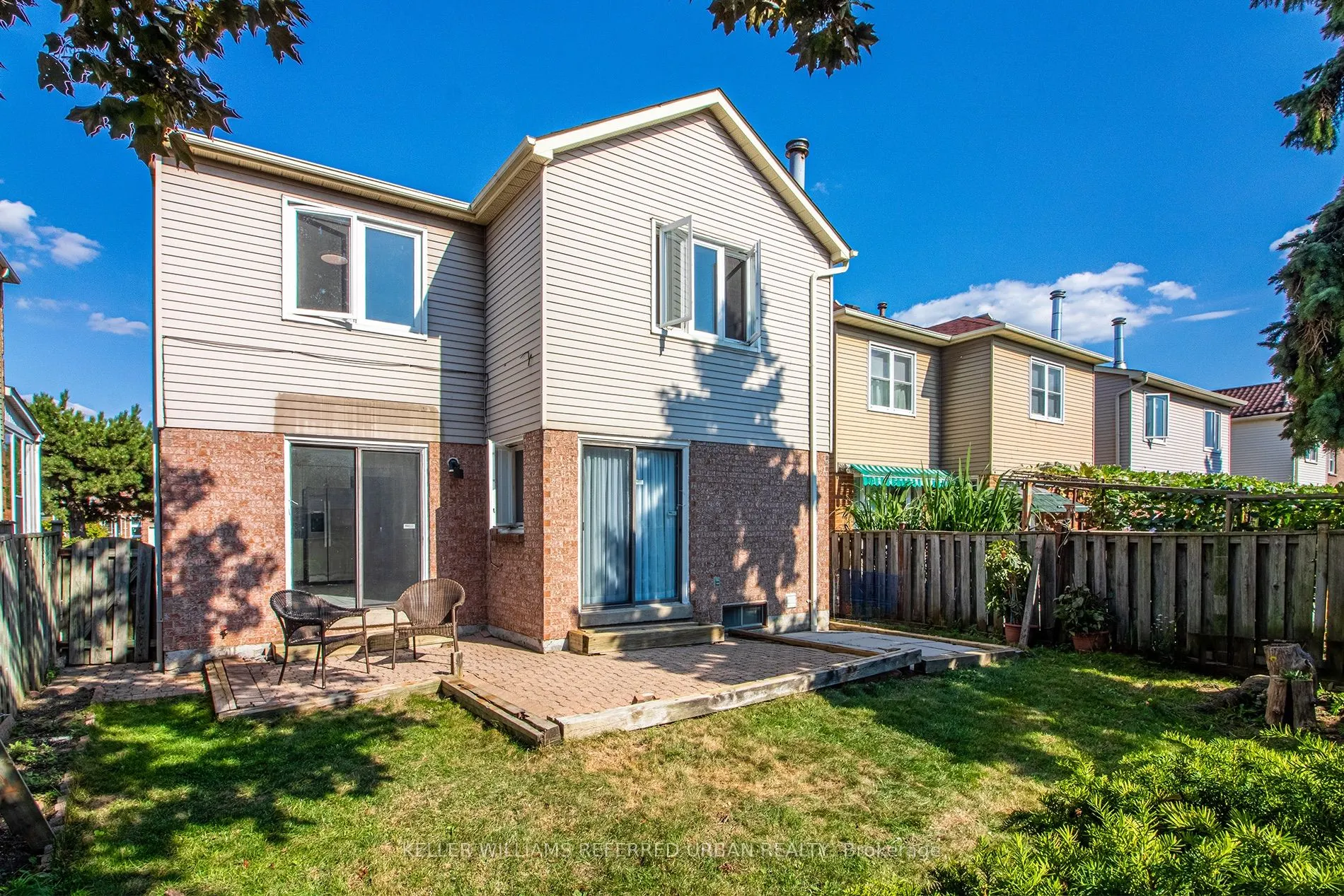 63 Holmbush Crescent