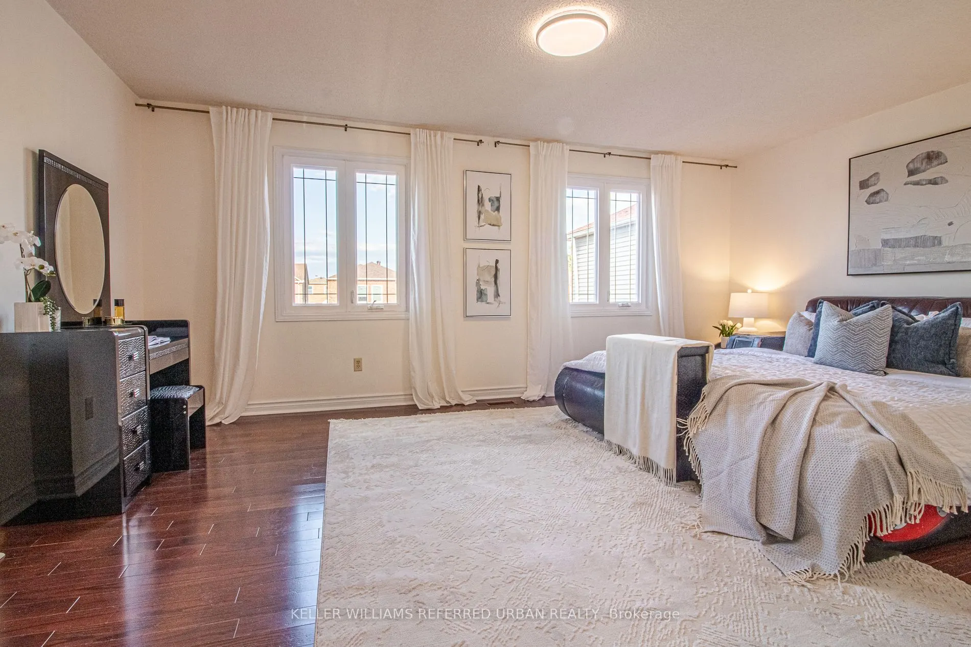 63 Holmbush Crescent