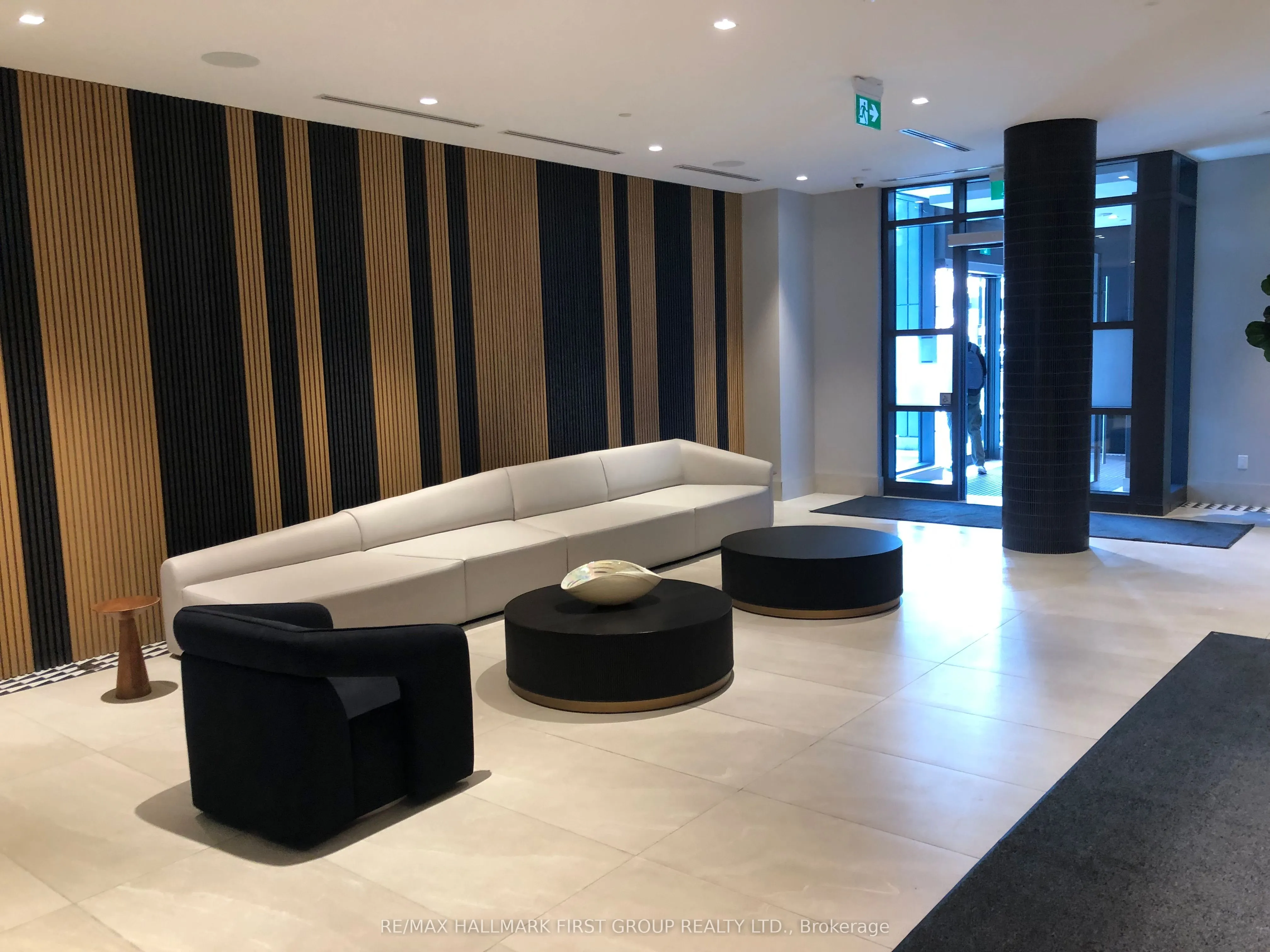 2545 Simcoe Street N, #202
