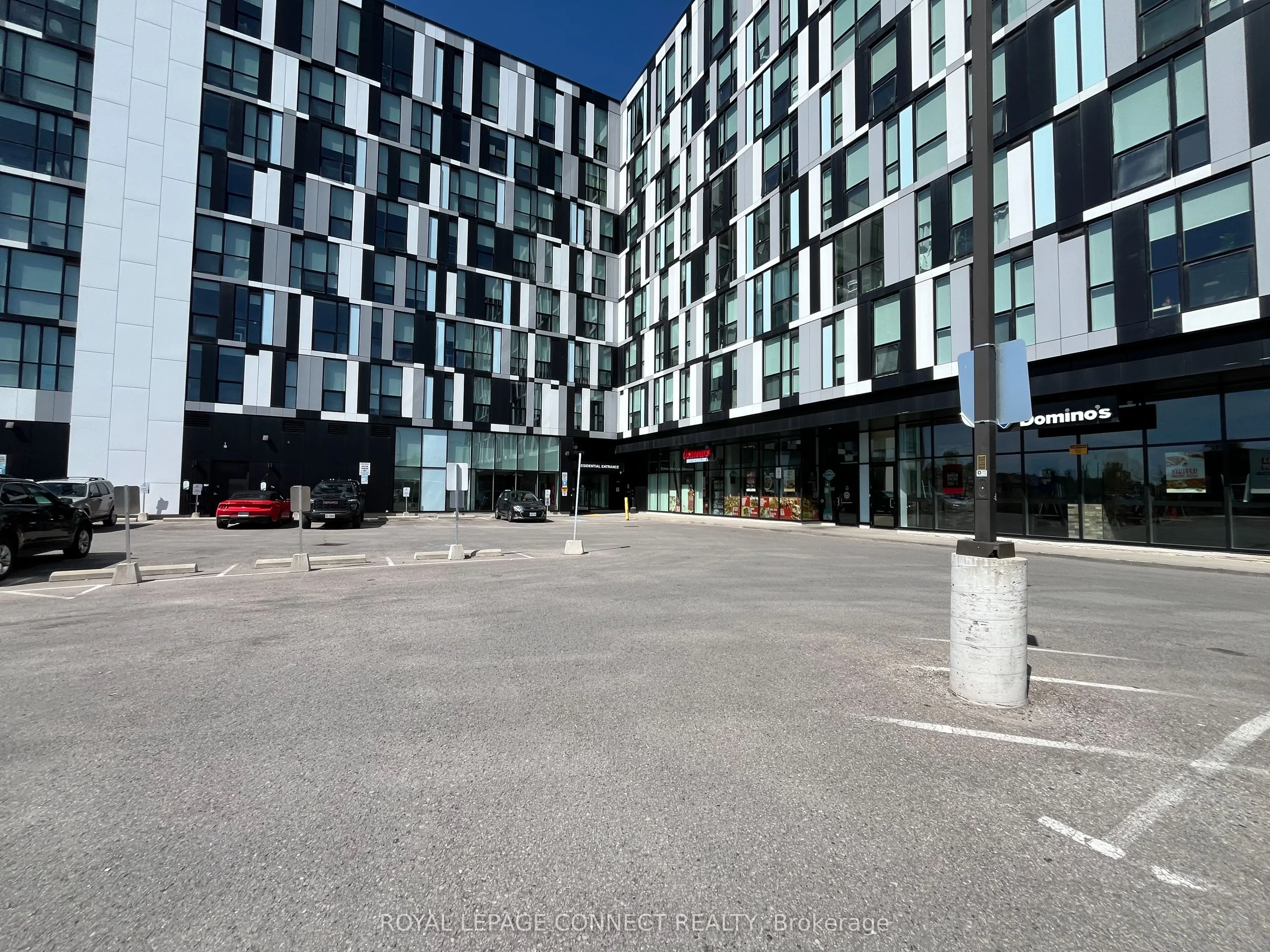 1900 Simcoe Street N, #731