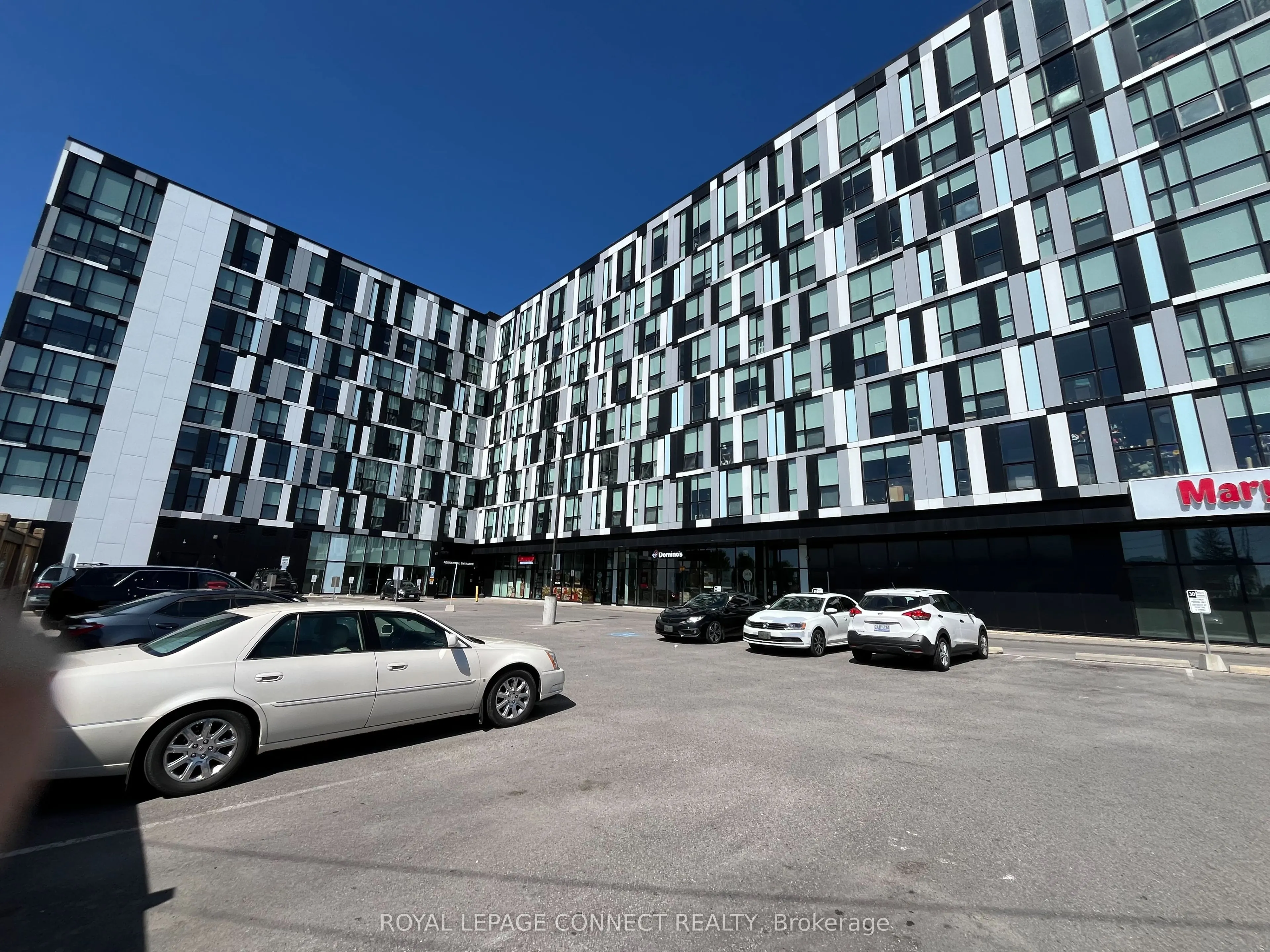 1900 Simcoe Street N, #731