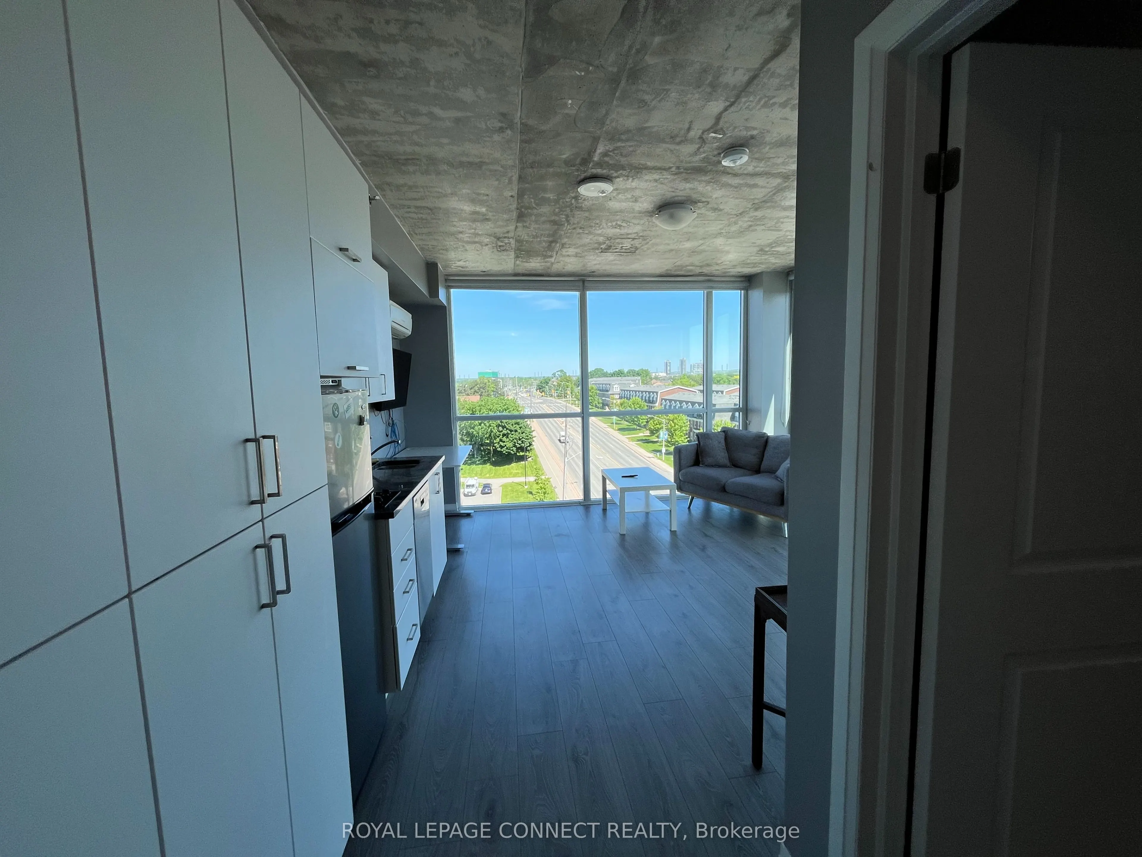 1900 Simcoe Street N, #731