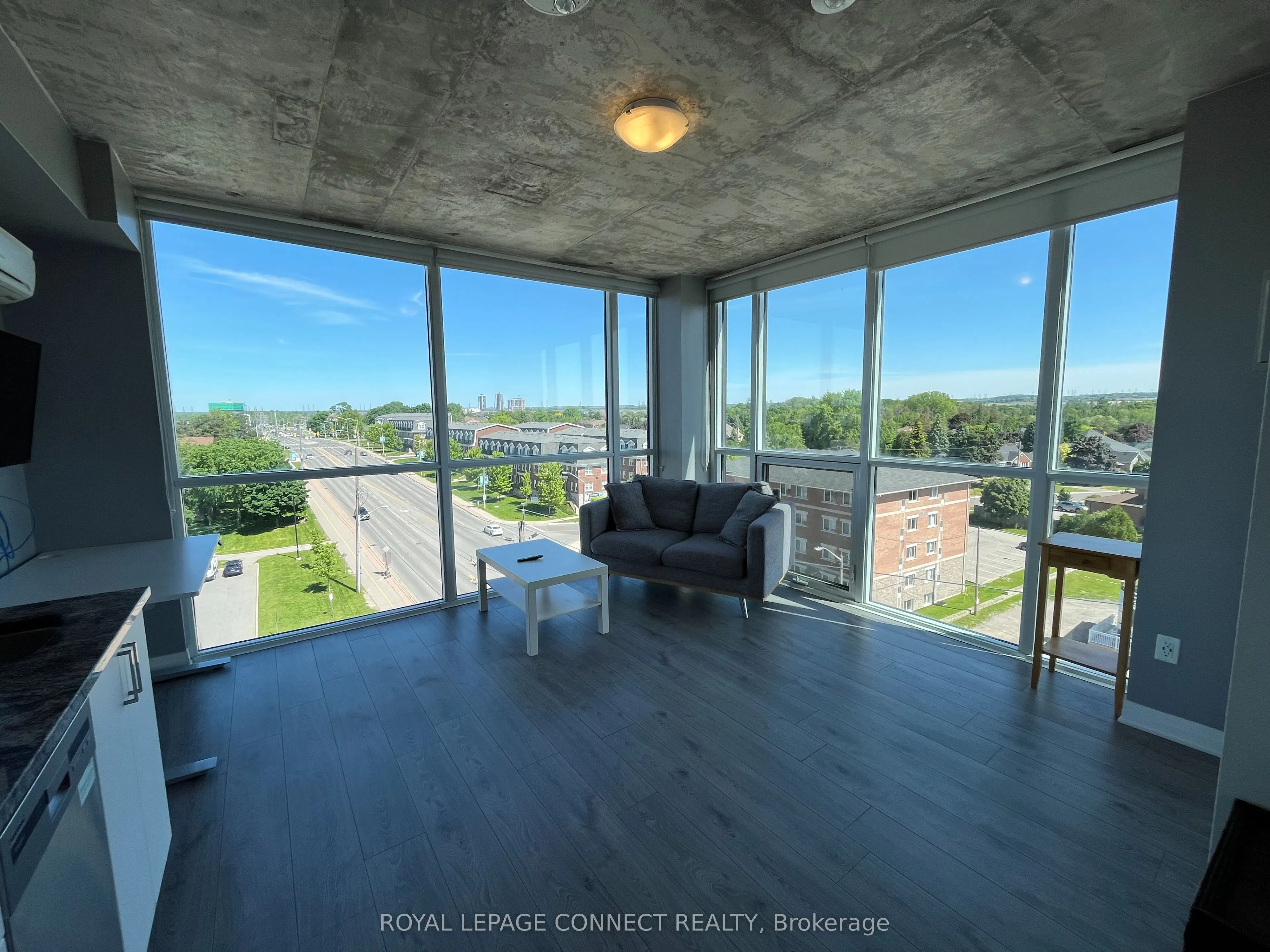 1900 Simcoe Street N, #731