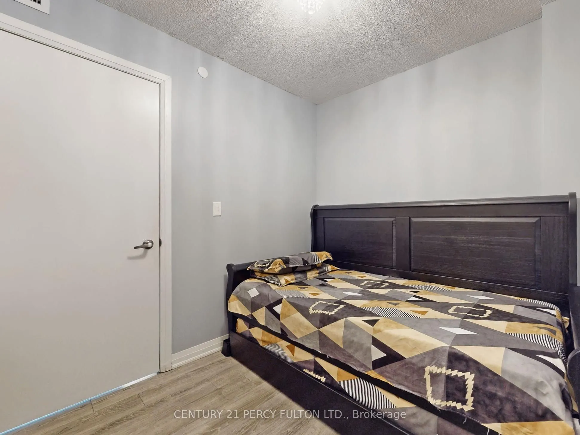 2152 Lawrence Avenue E, #1504
