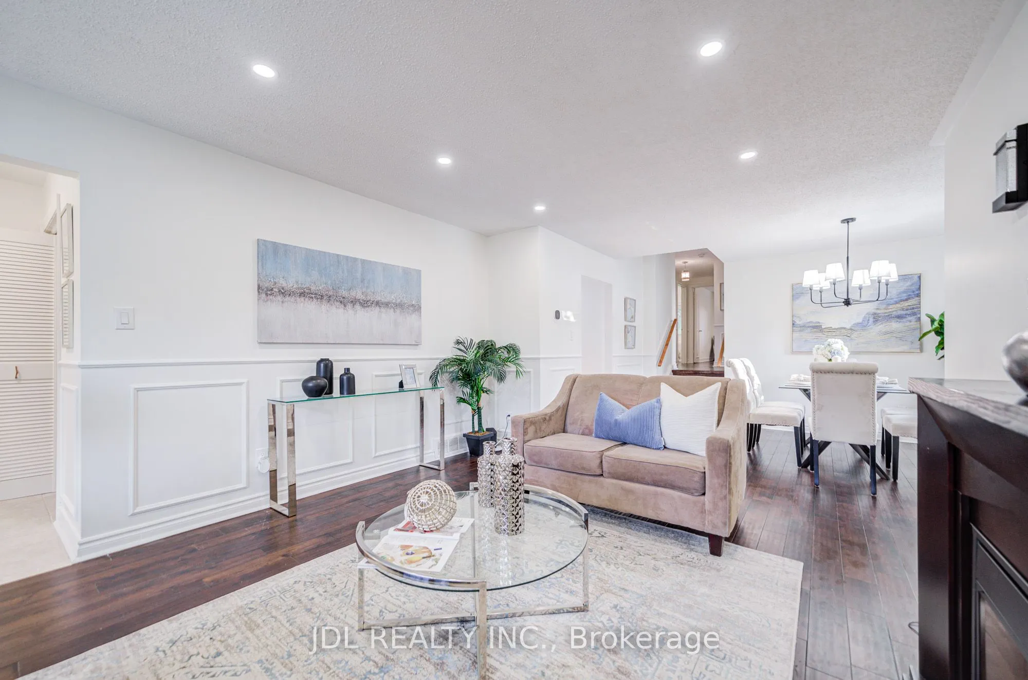 6 Norhead Avenue