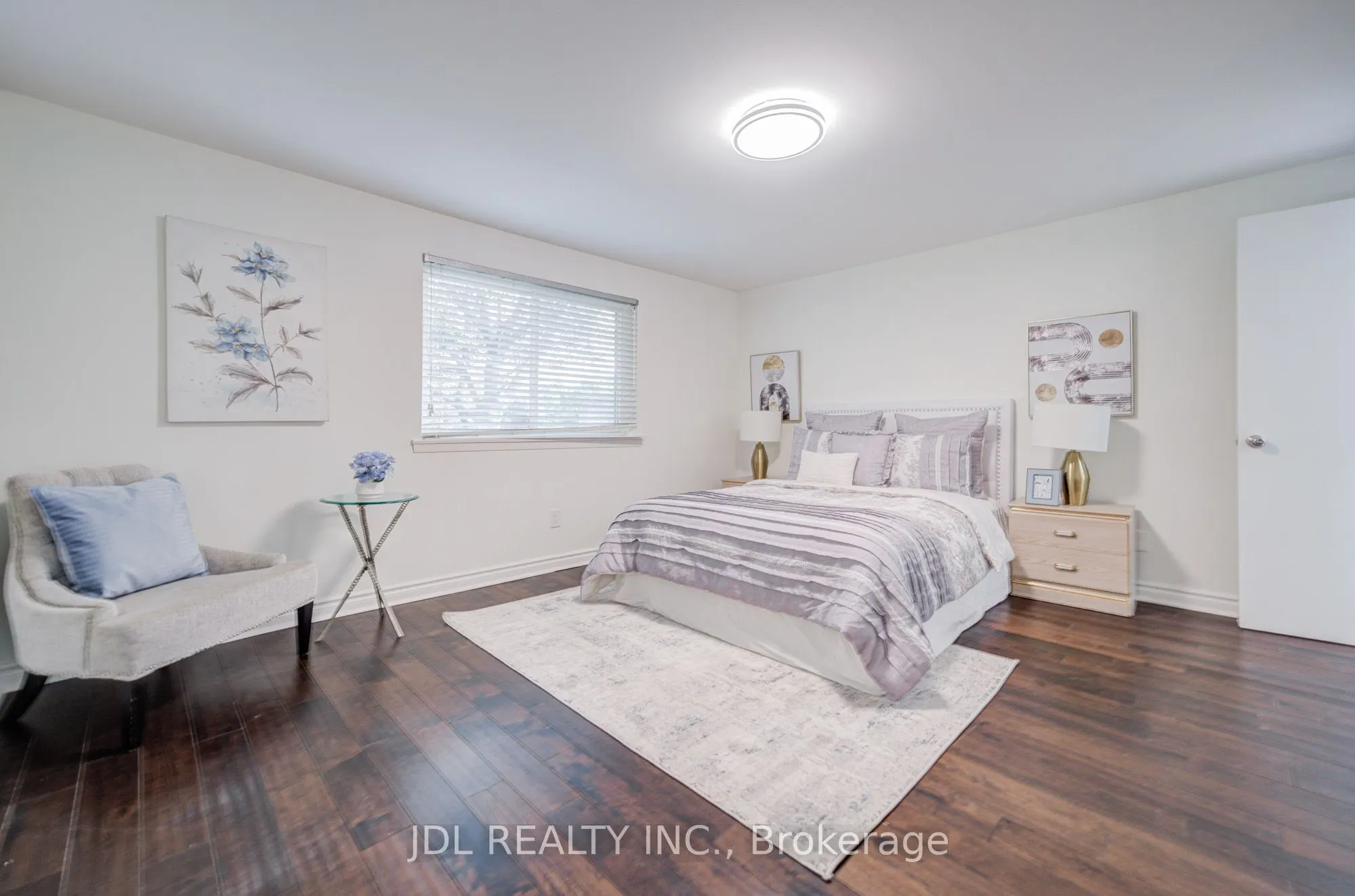 6 Norhead Avenue
