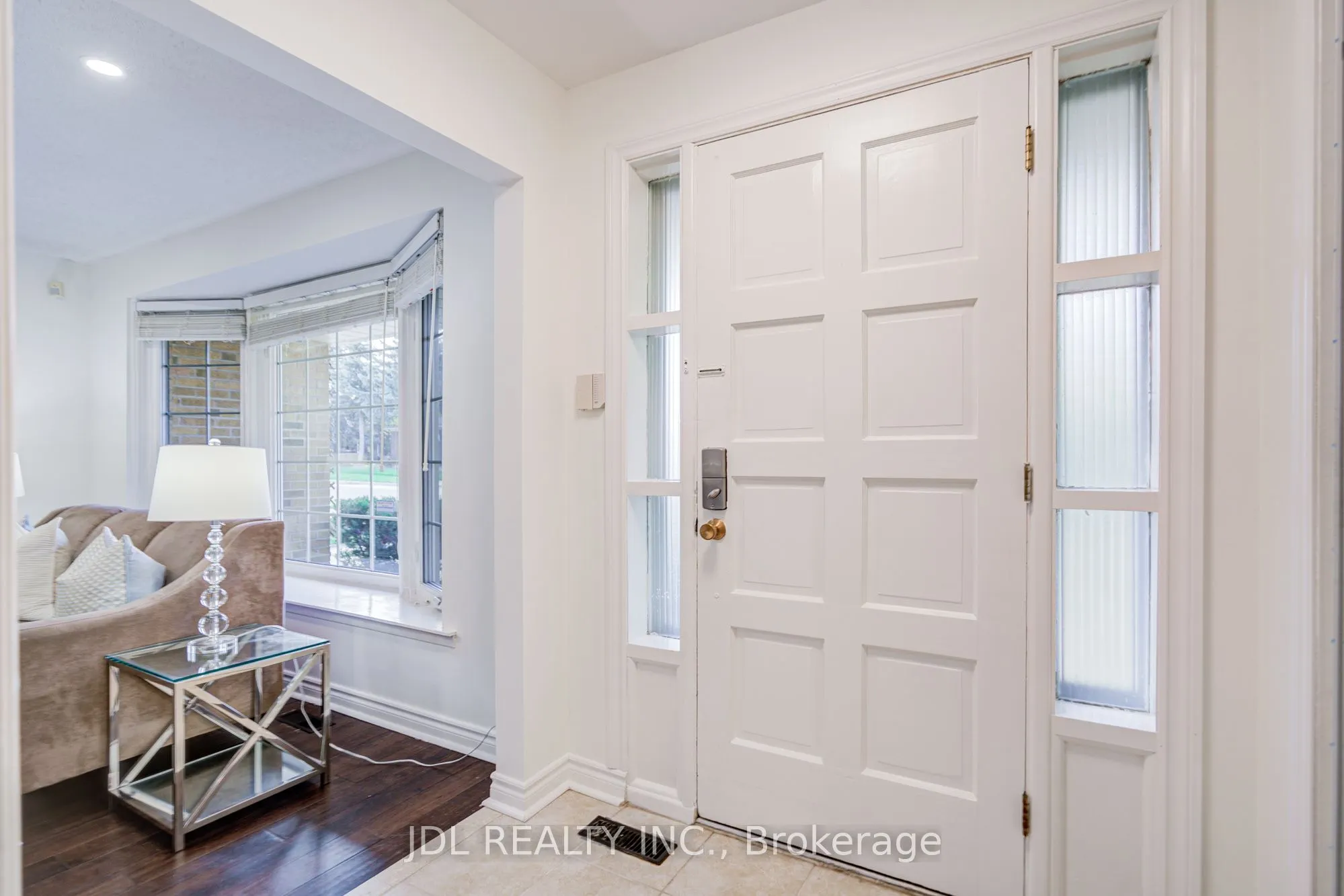 6 Norhead Avenue