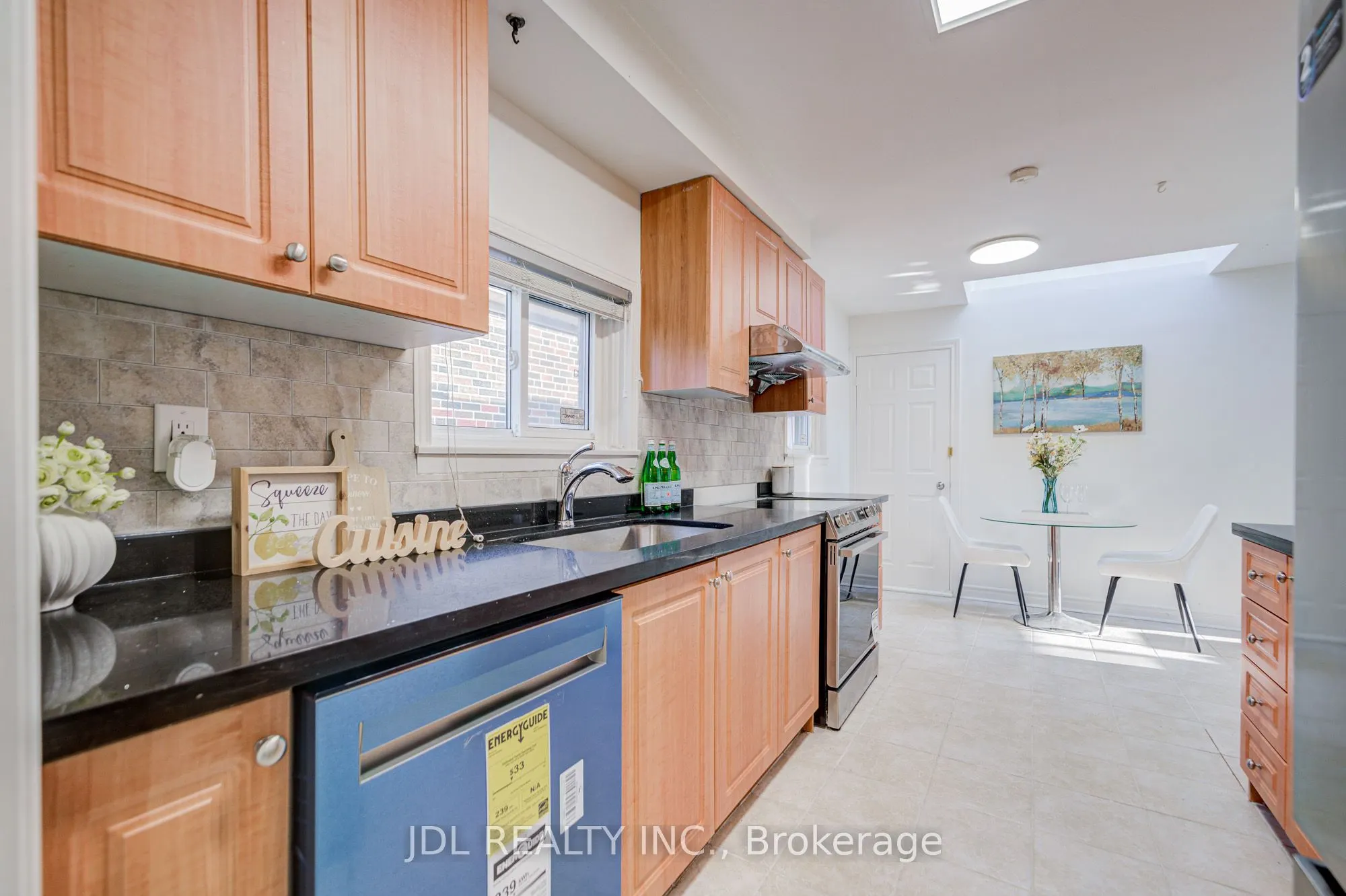 6 Norhead Avenue