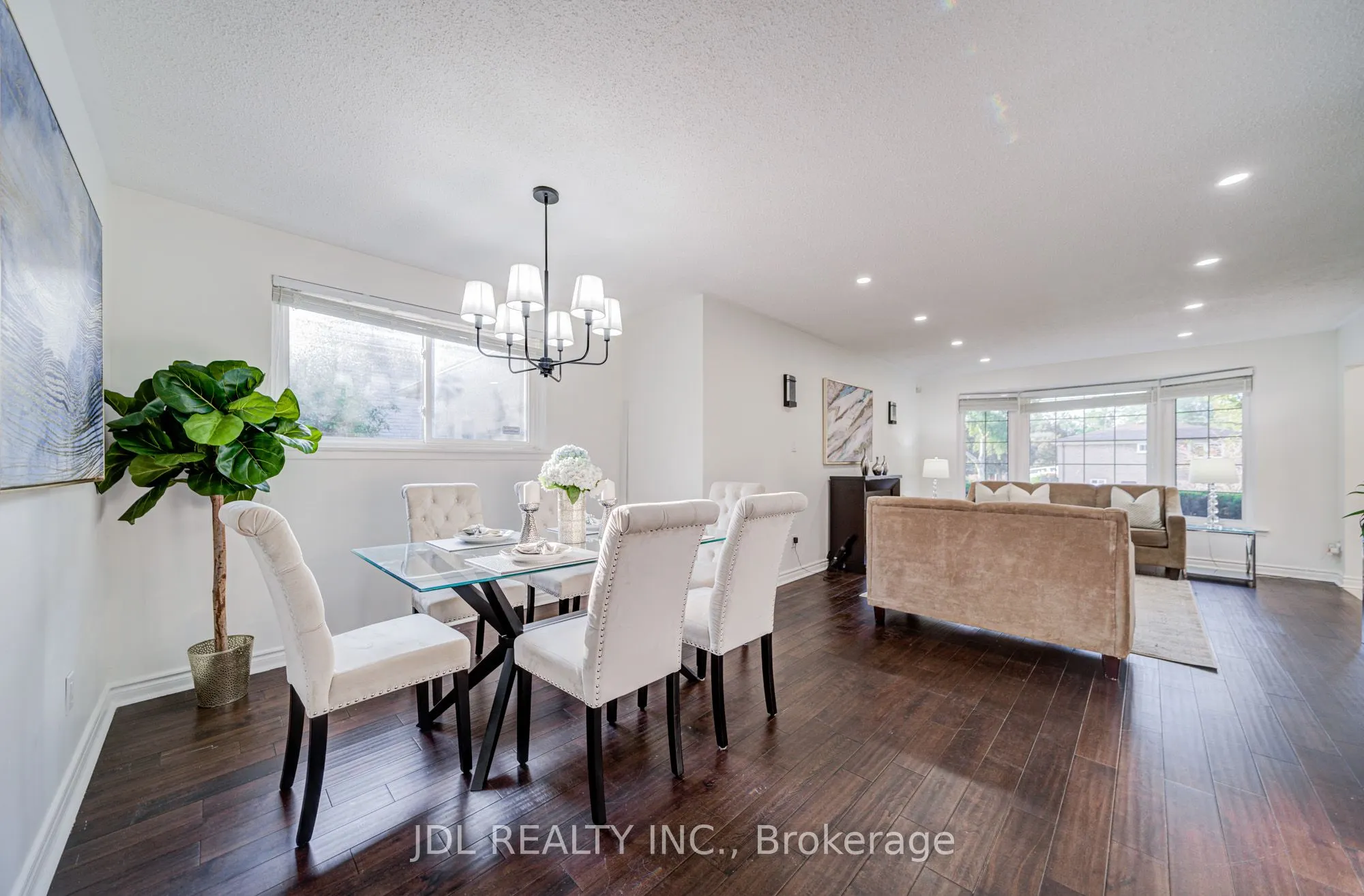6 Norhead Avenue