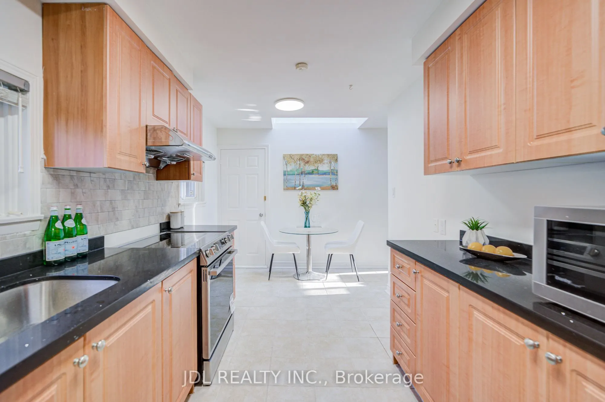 6 Norhead Avenue