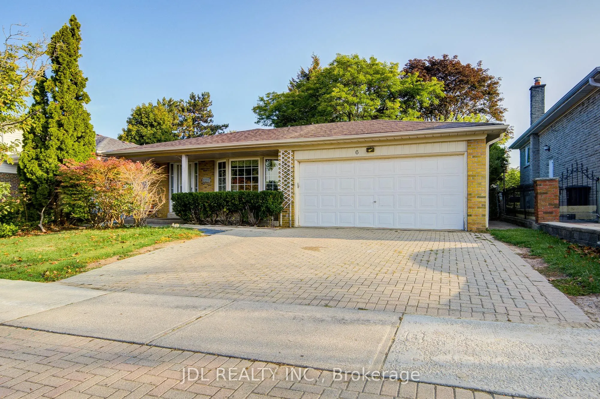 6 Norhead Avenue