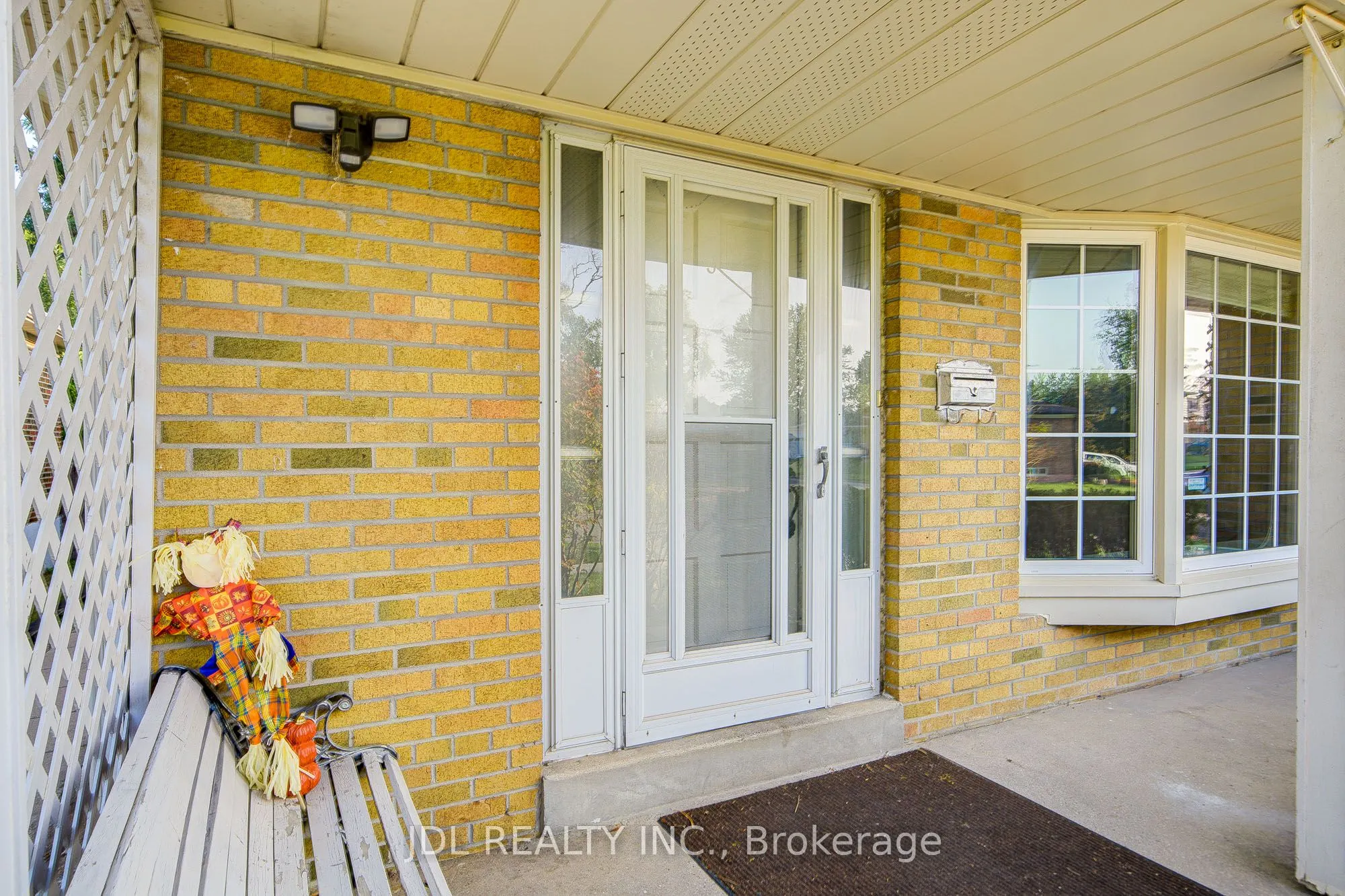 6 Norhead Avenue