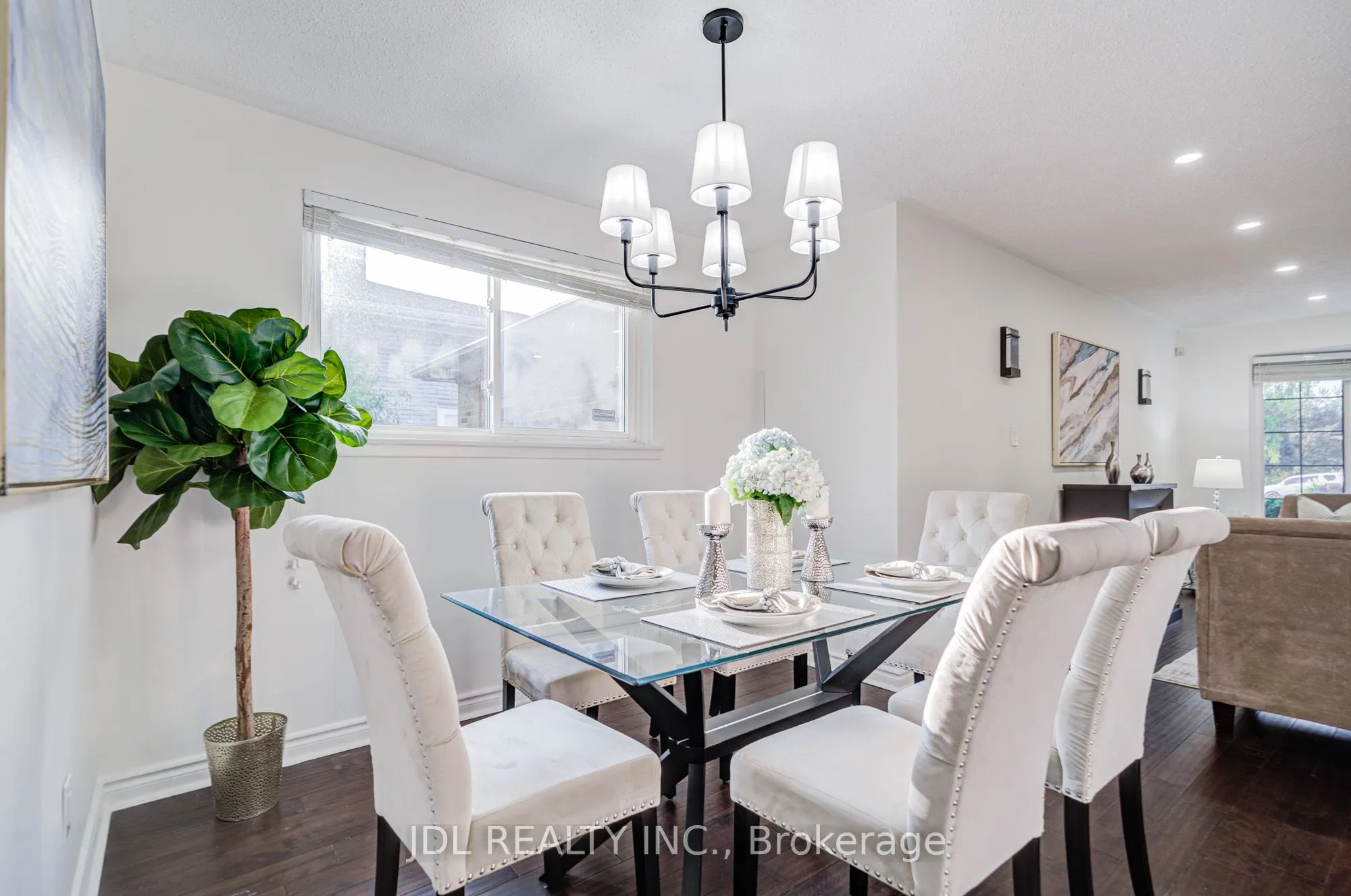 6 Norhead Avenue
