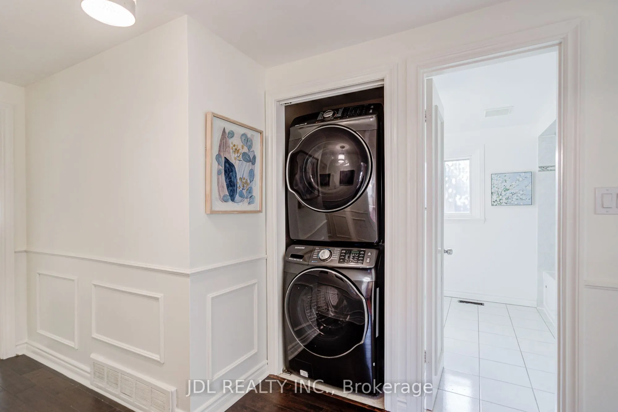 6 Norhead Avenue