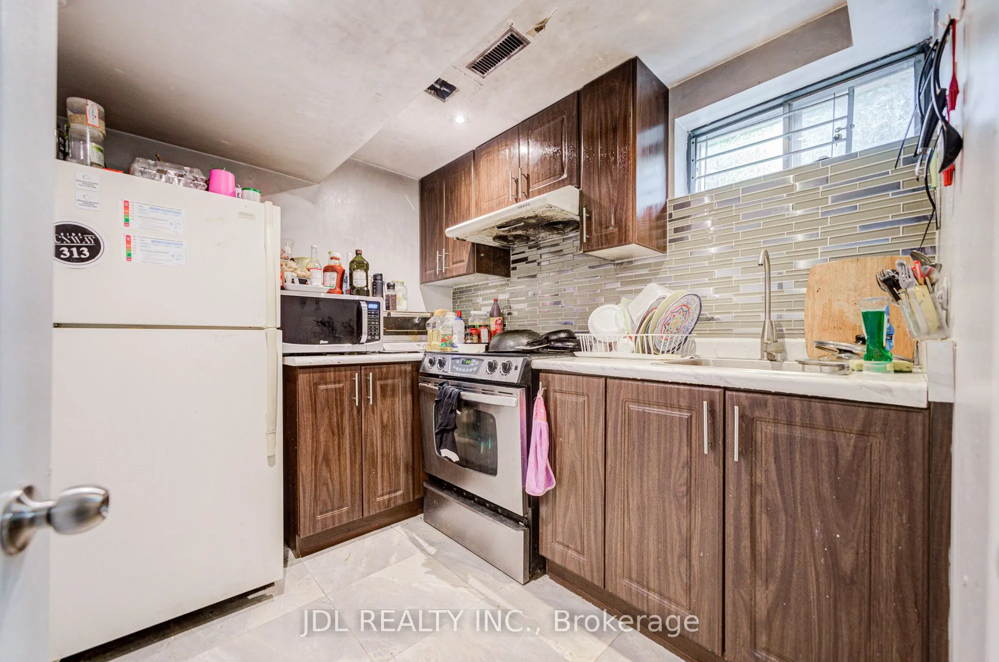 6 Norhead Avenue