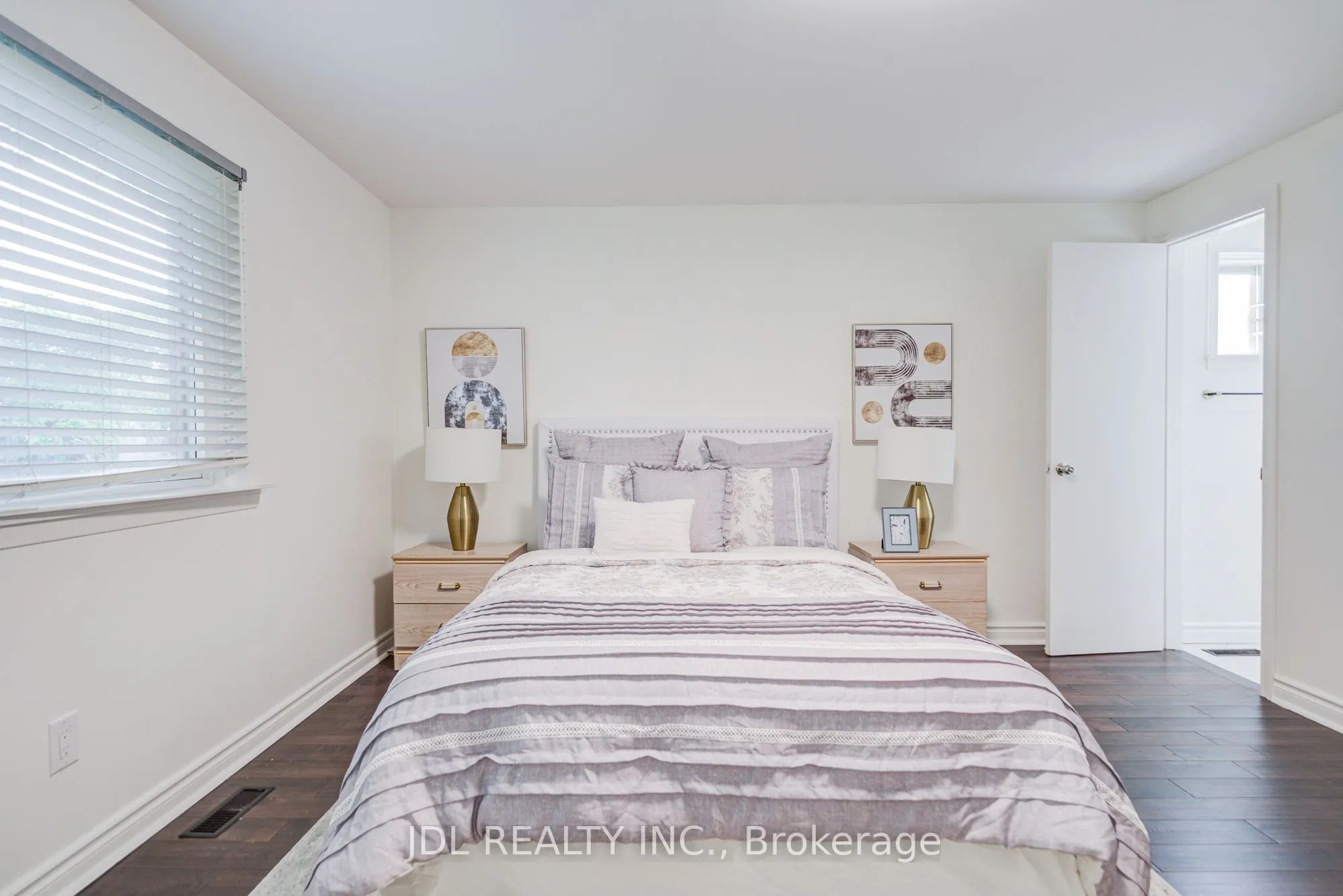 6 Norhead Avenue