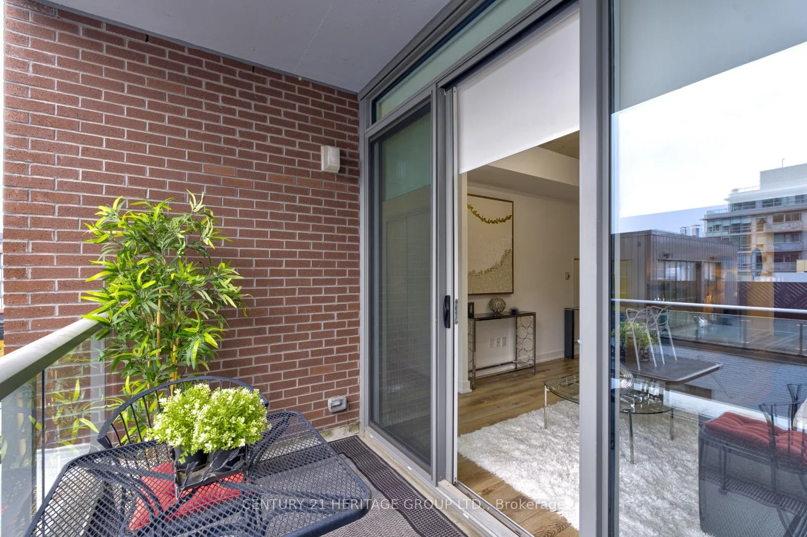 30 Baseball Place, #522