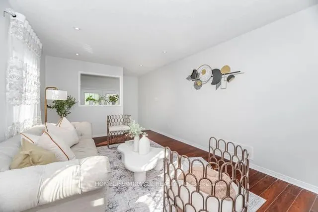 25 Luce Drive E
