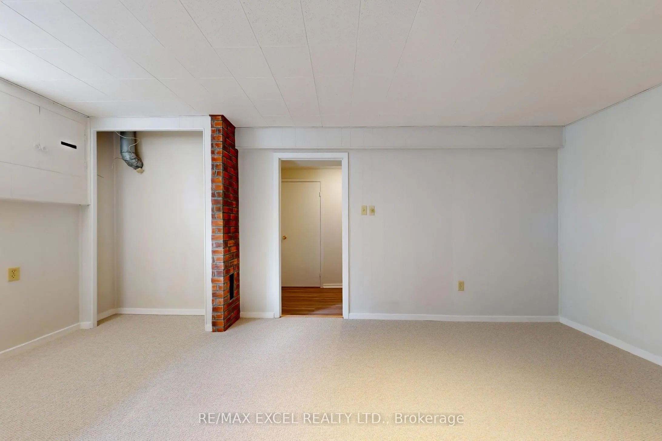 161 Carolbreen Square