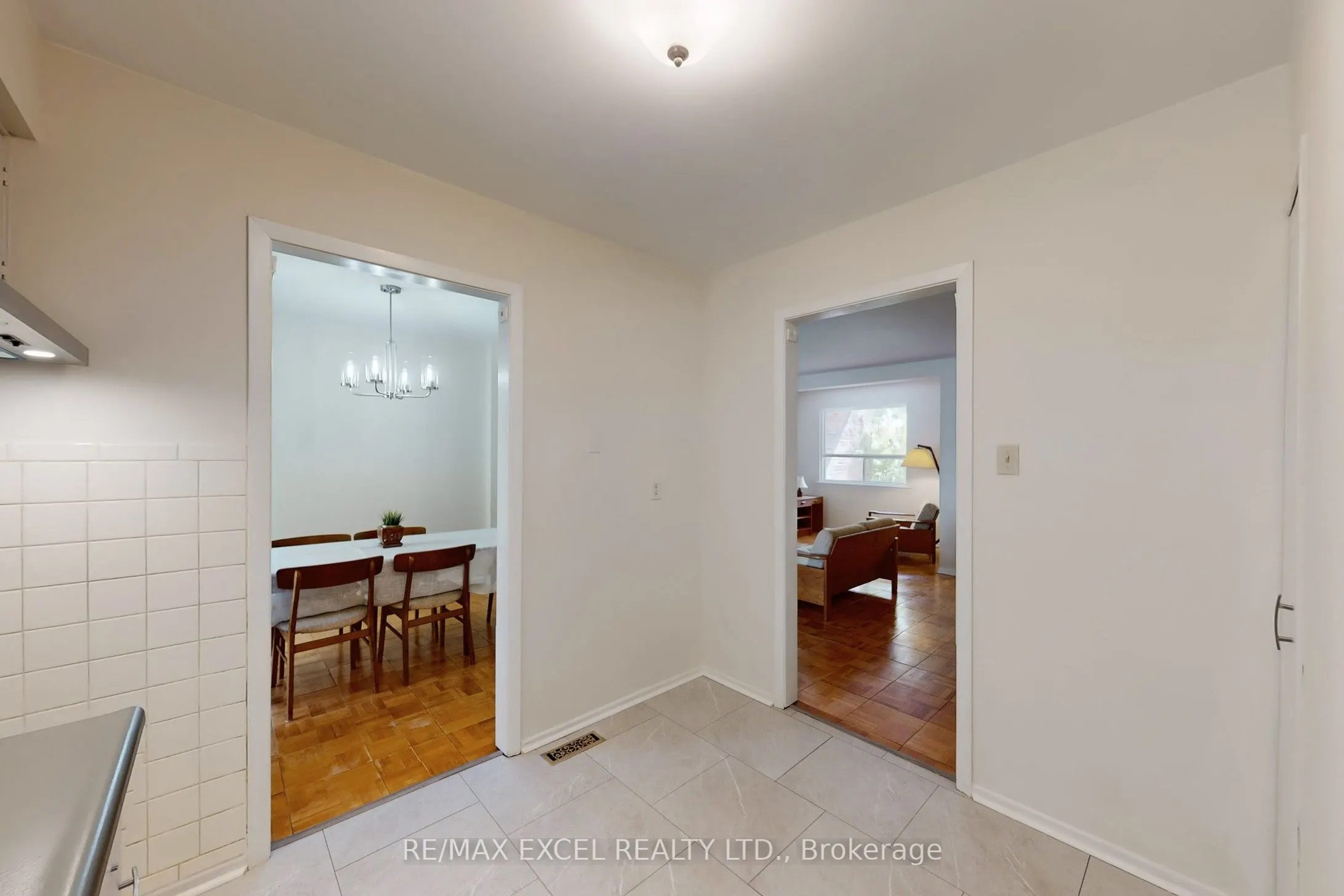 161 Carolbreen Square