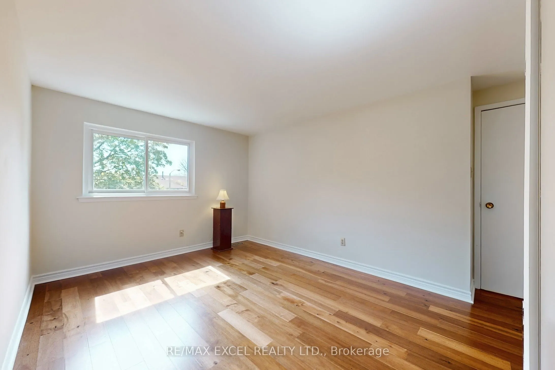 161 Carolbreen Square