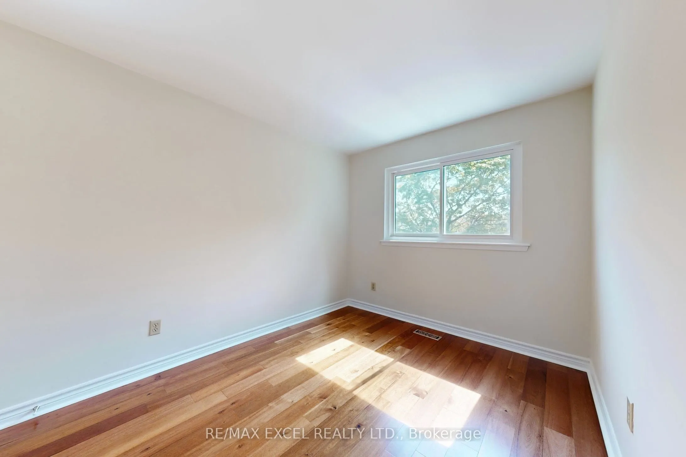 161 Carolbreen Square