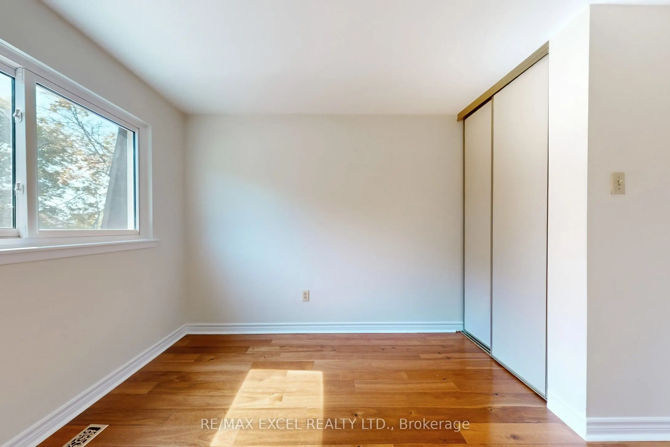 161 Carolbreen Square