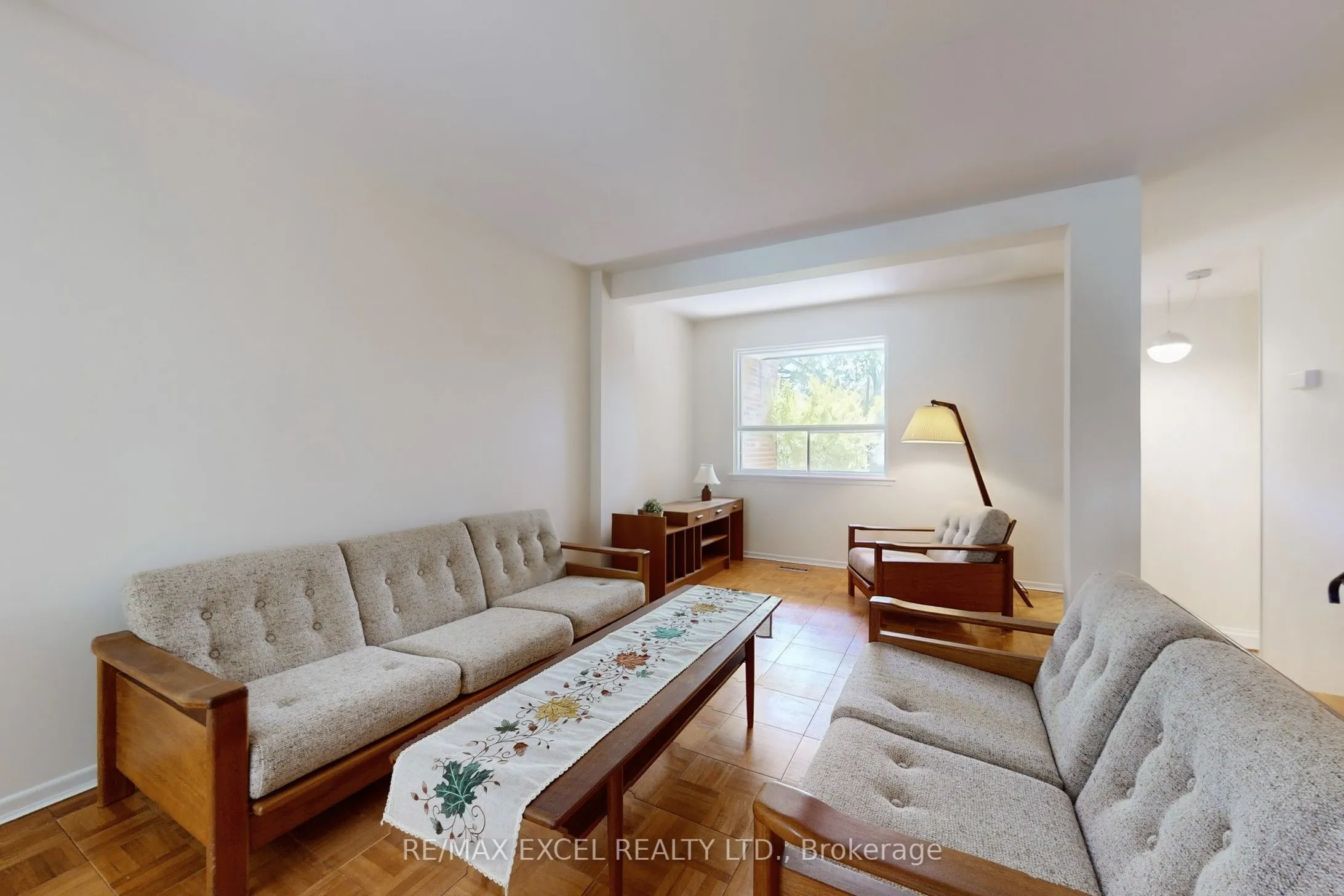 161 Carolbreen Square