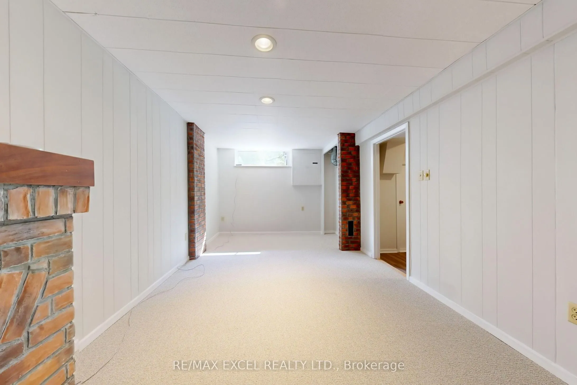 161 Carolbreen Square