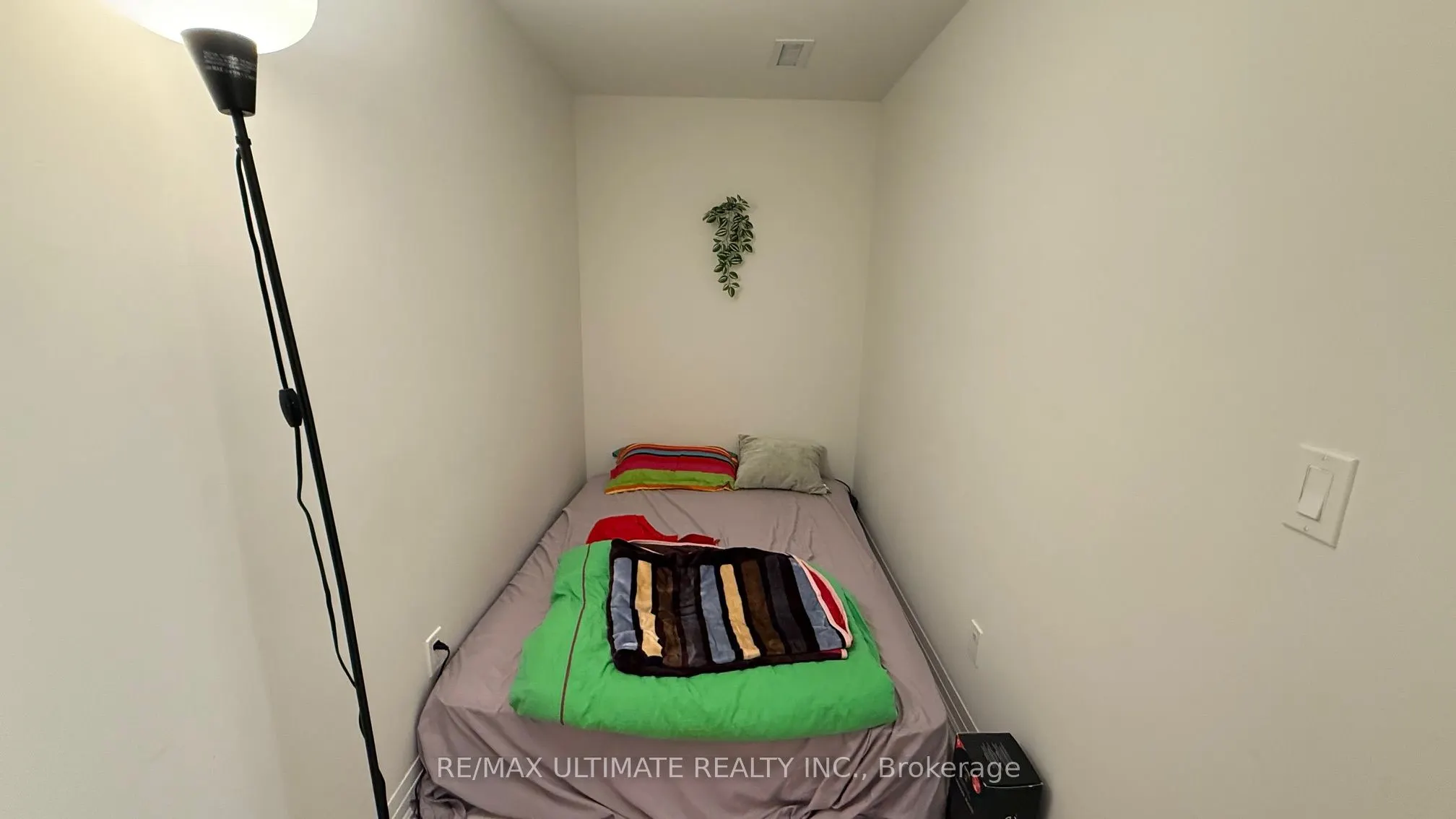 1630 Queen Street E, #301