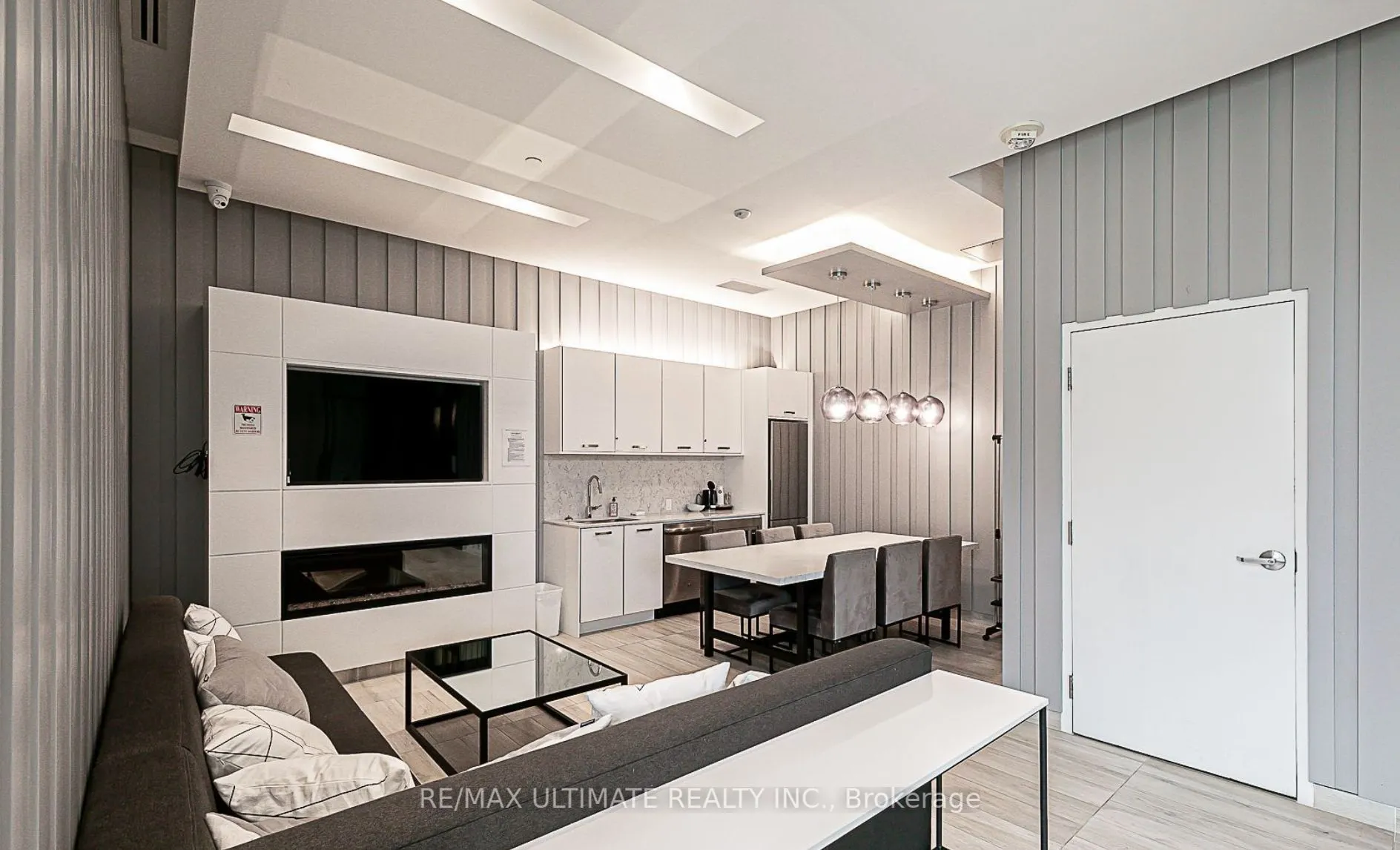1630 Queen Street E, #301