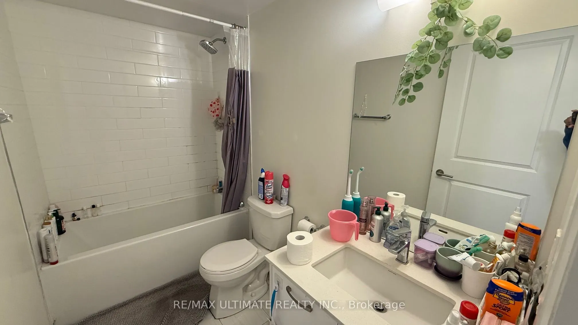 1630 Queen Street E, #301