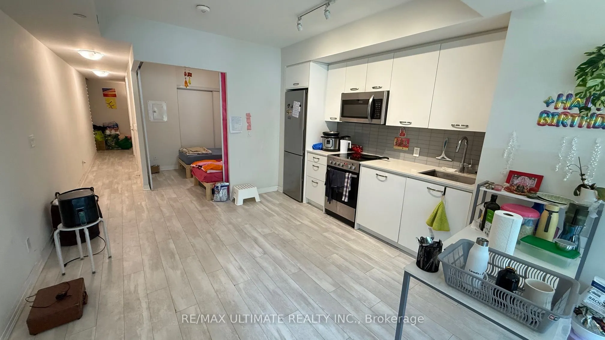 1630 Queen Street E, #301
