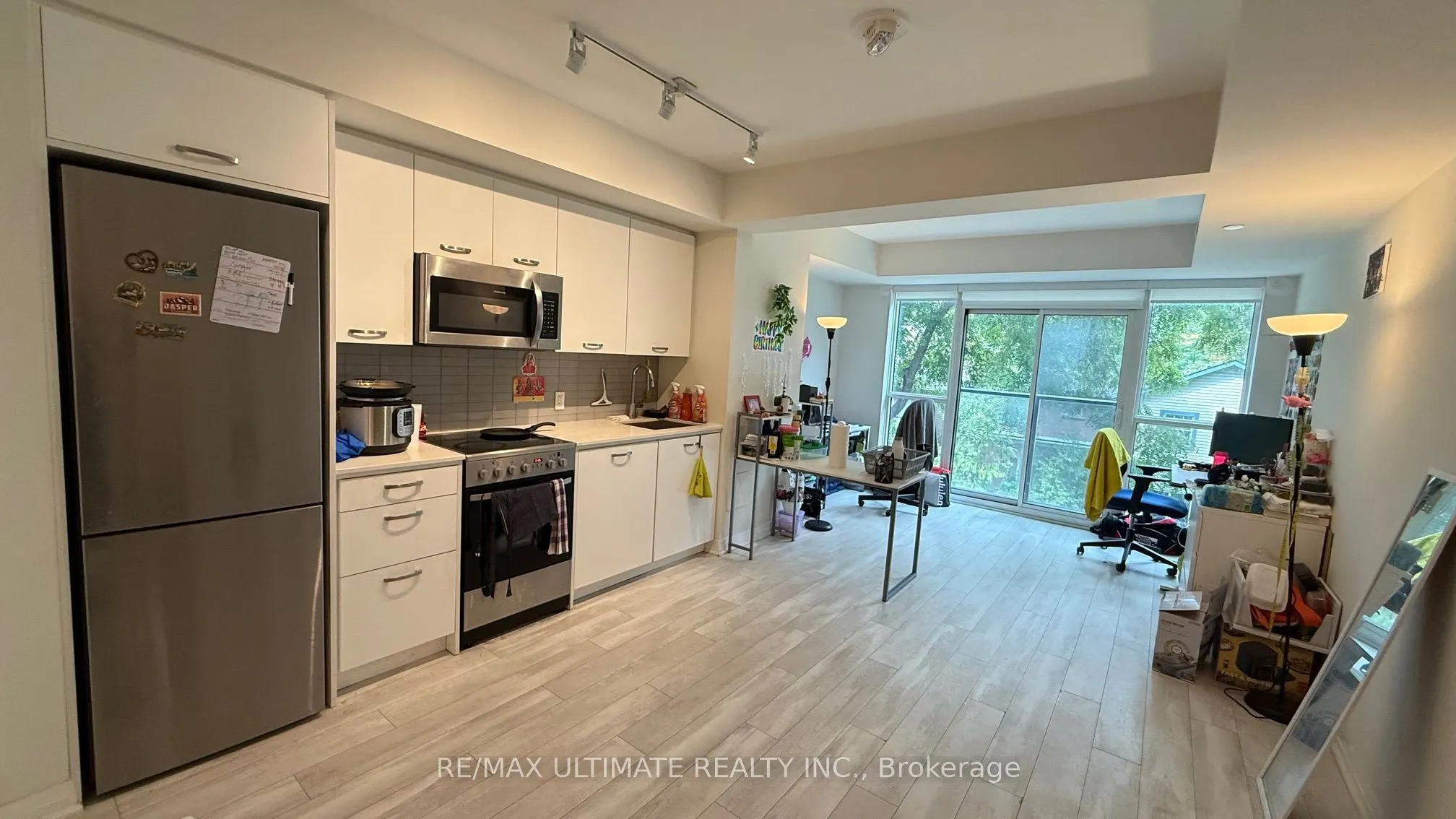 1630 Queen Street E, #301