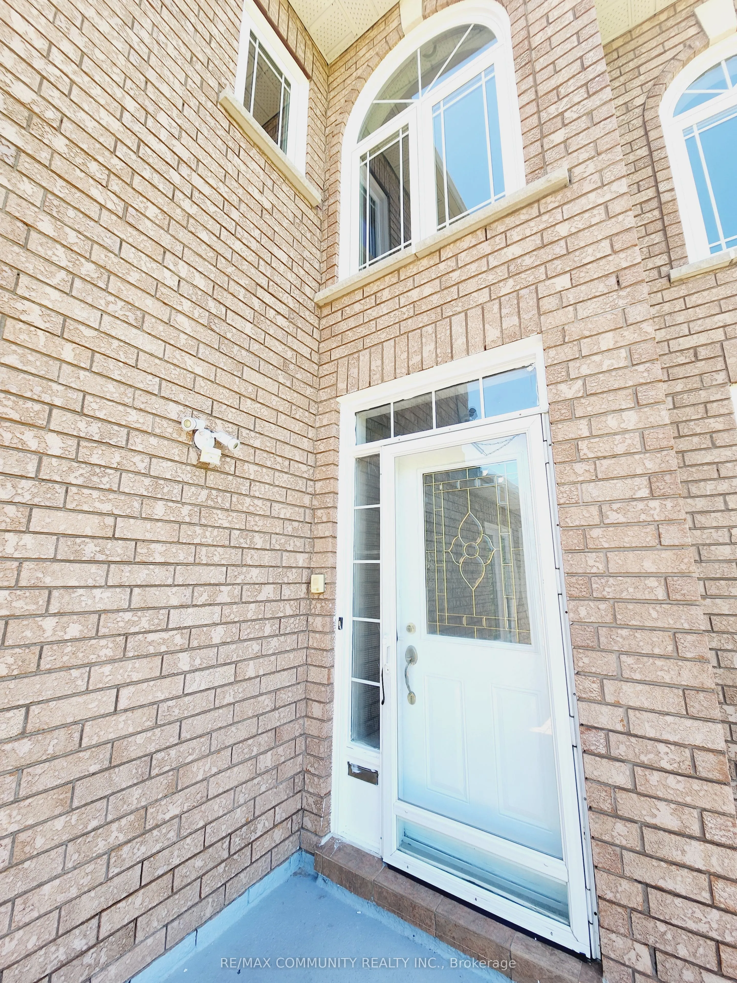61 Chartway Boulevard, #Main