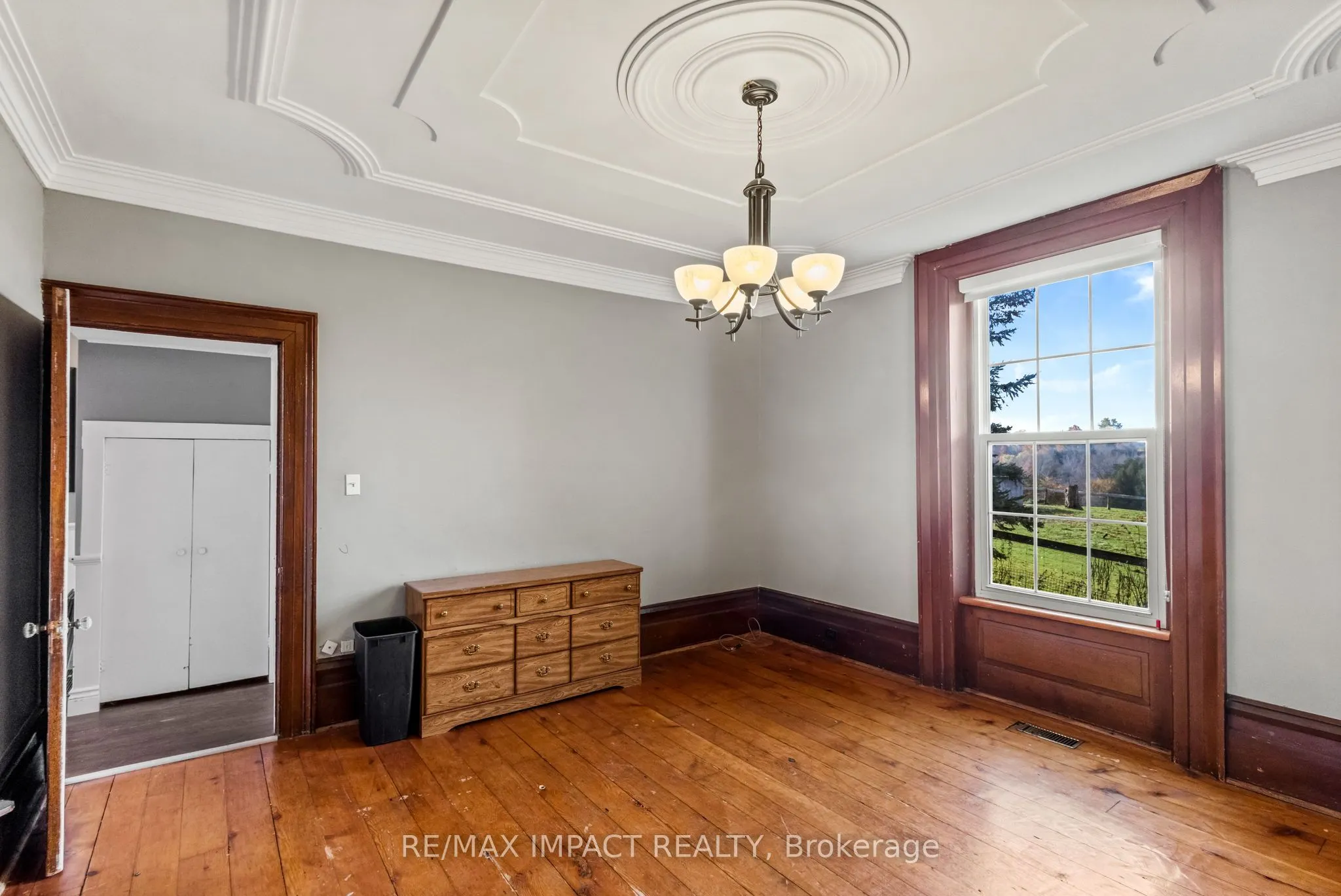 1933 Concession Rd 6 Road