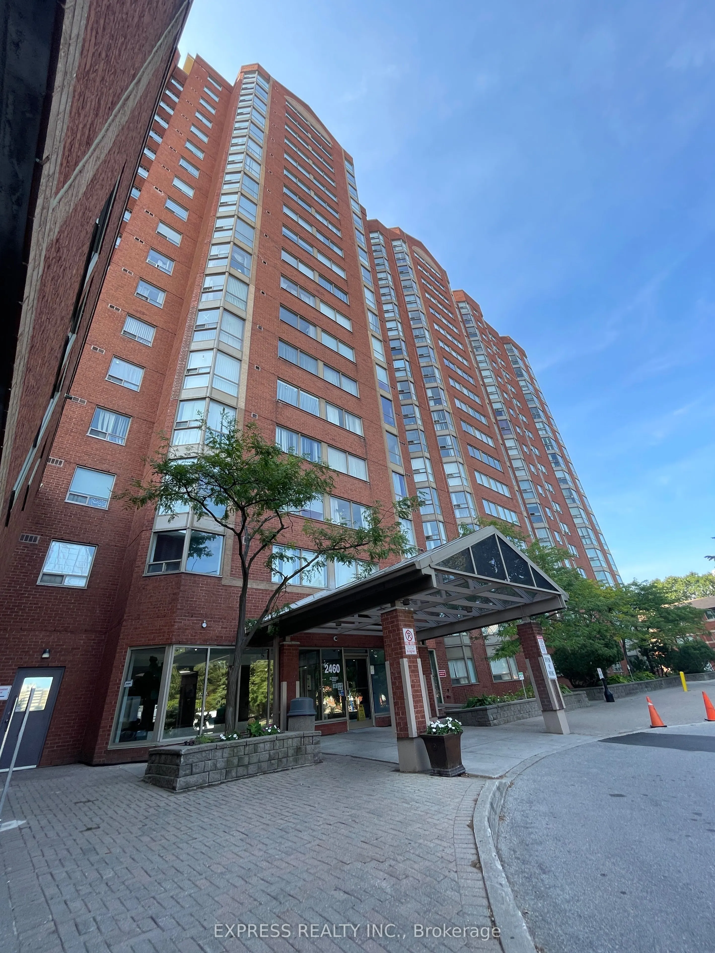2460 Eglinton Avenue E, #917