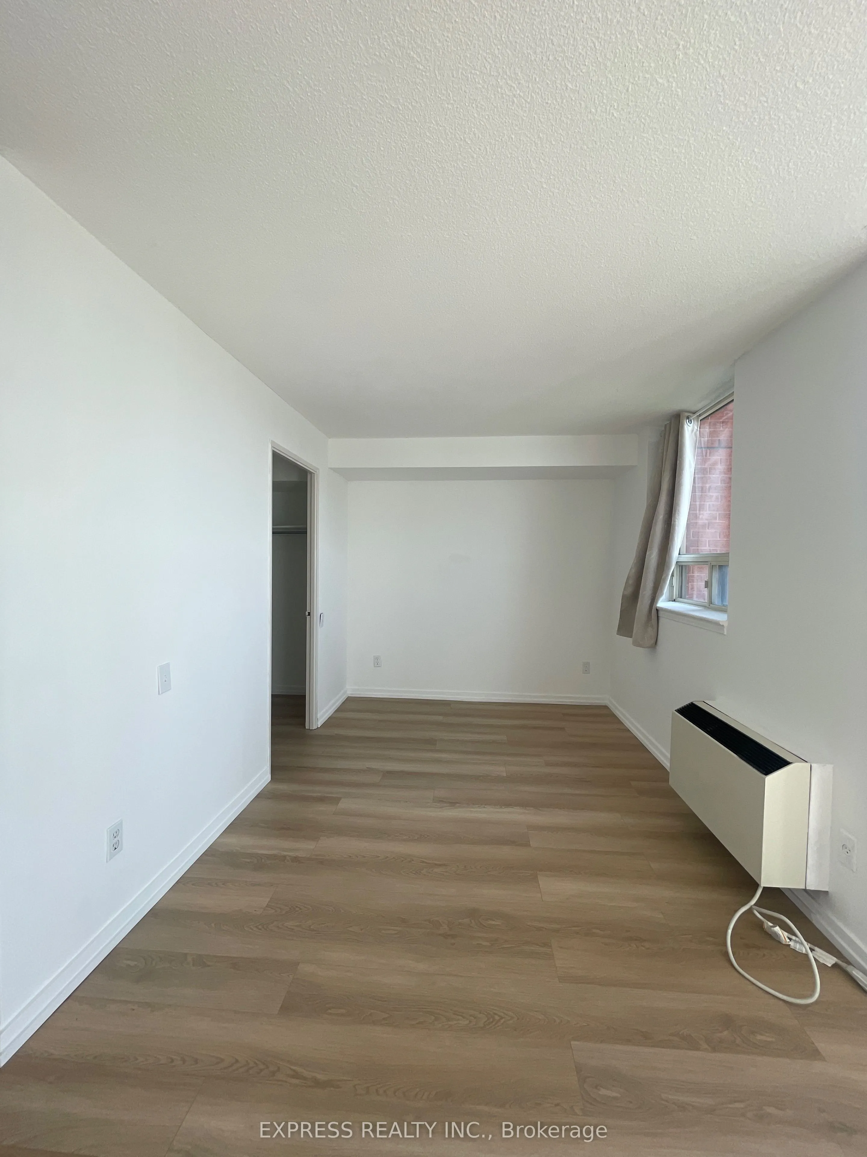 2460 Eglinton Avenue E, #917