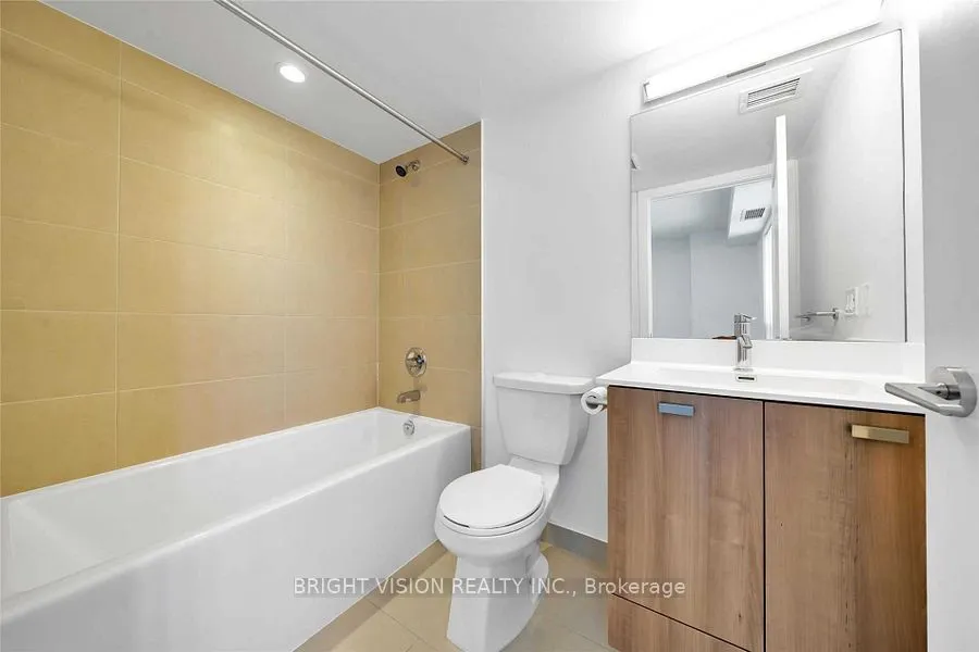 275 Village Green Square, #1922