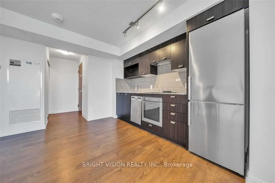 275 Village Green Square, #1922