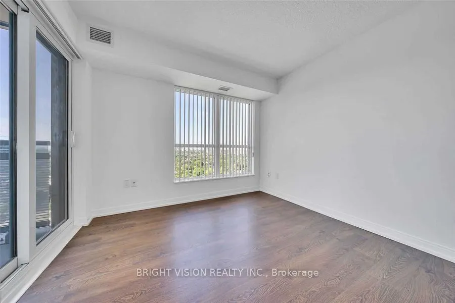 275 Village Green Square, #1922