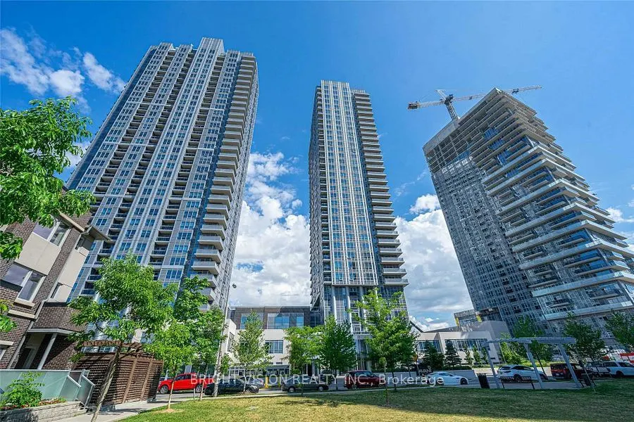 275 Village Green Square, #1922