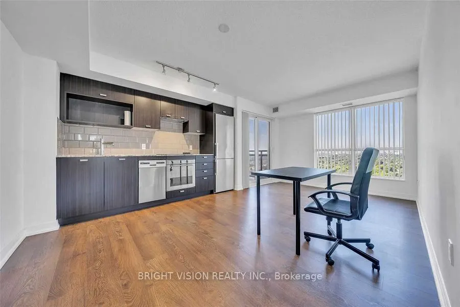275 Village Green Square, #1922