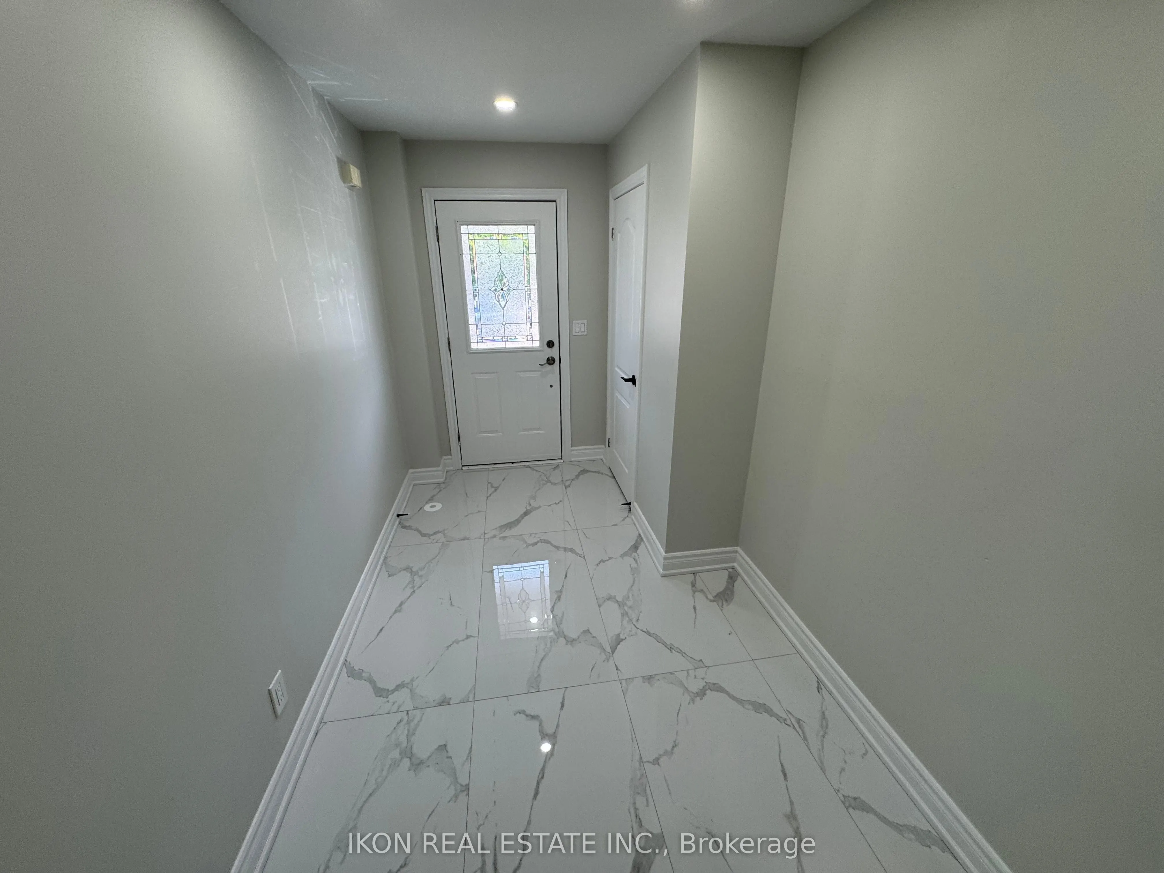 67 Sprucedale Way E, #32