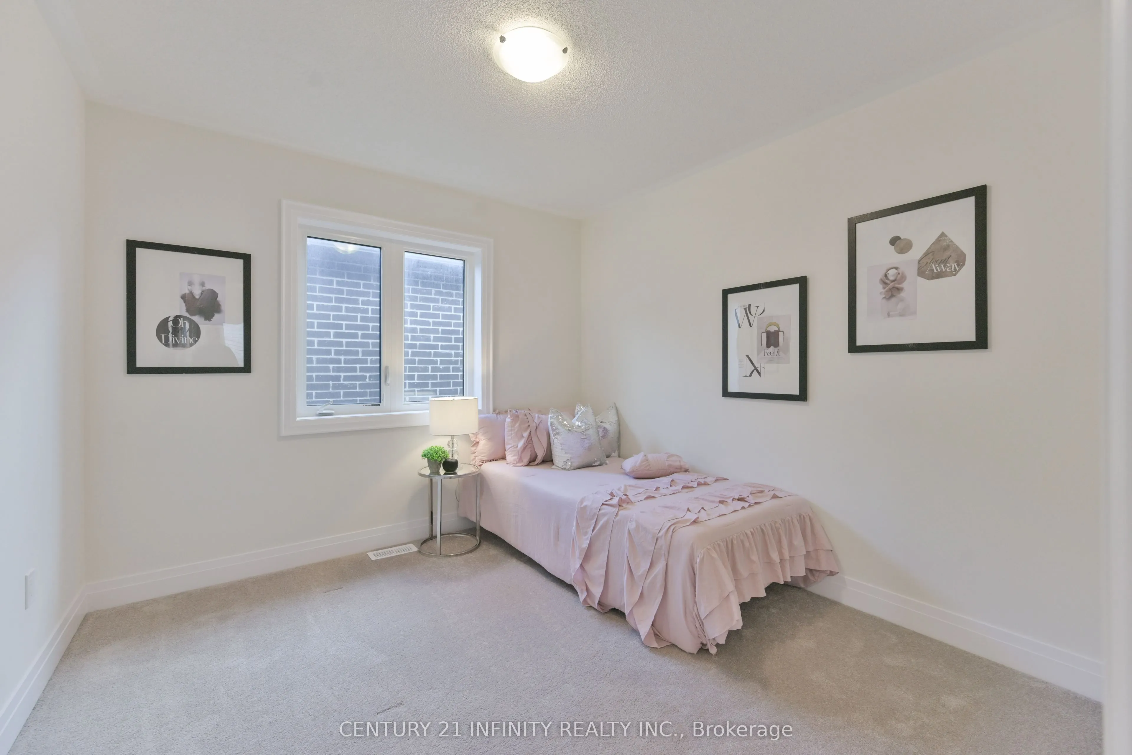 10 Hoad Street