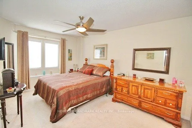9 Presley Crescent