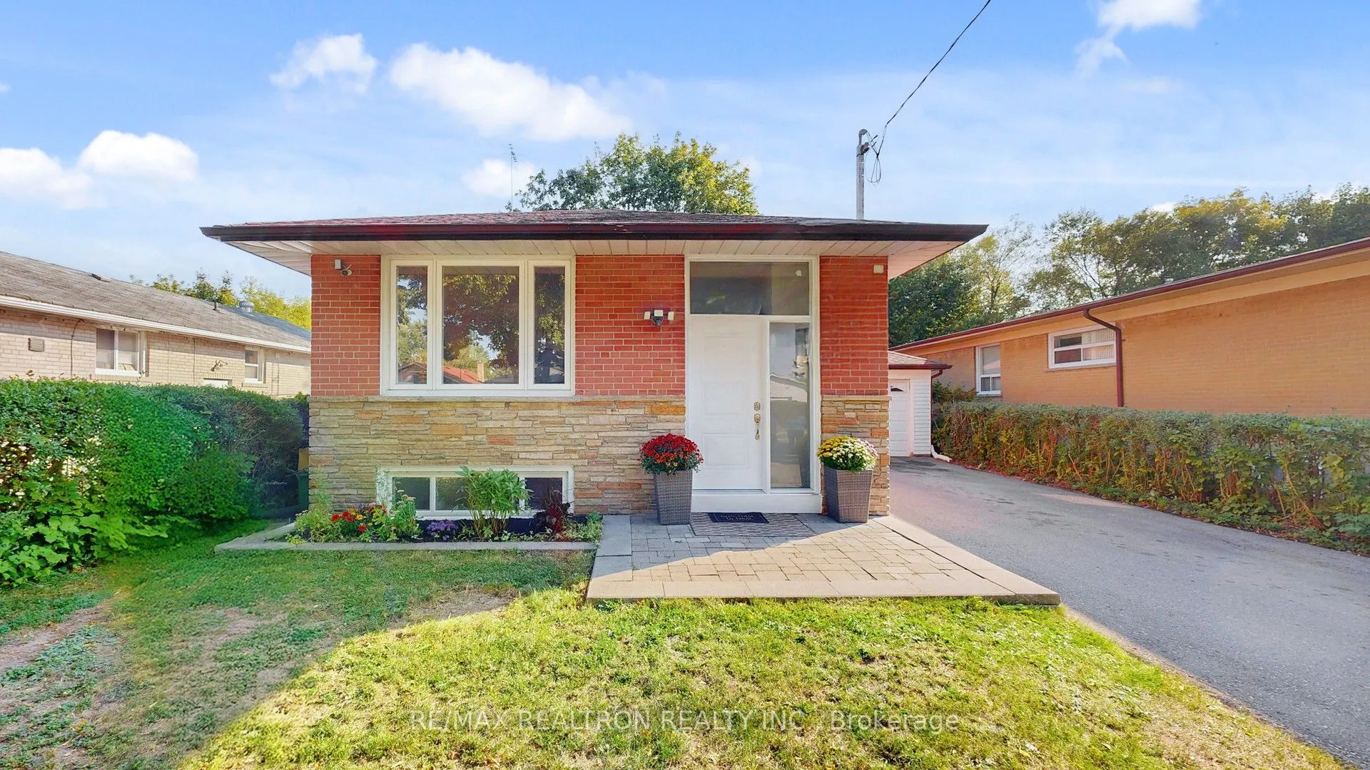 33 Savarin Street