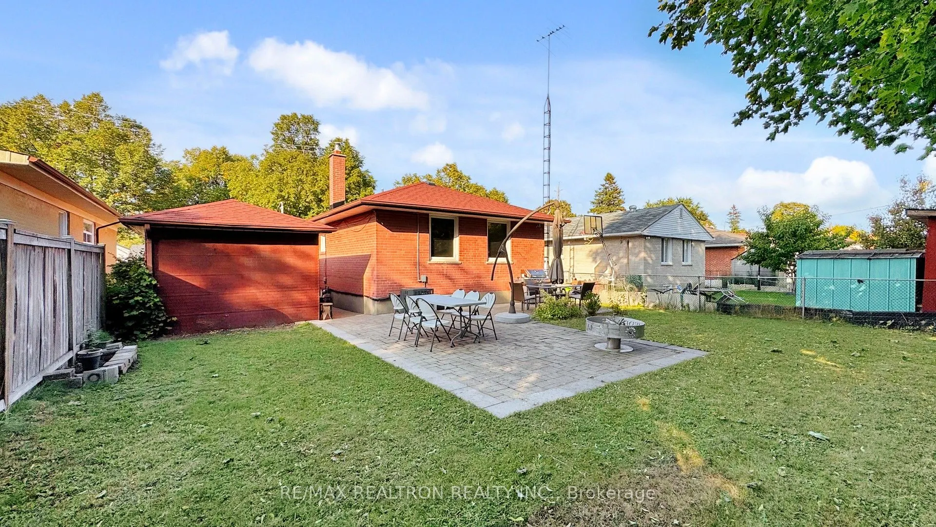 33 Savarin Street