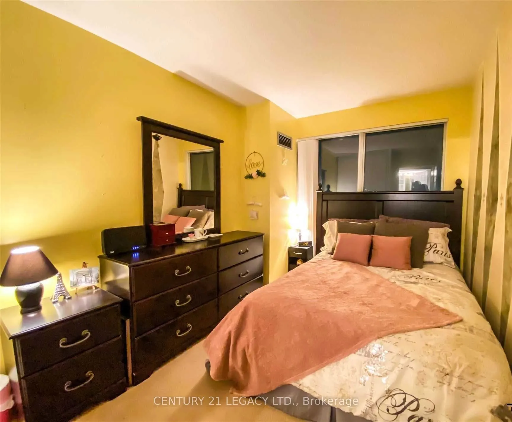 18 Lee Centre Drive, #802