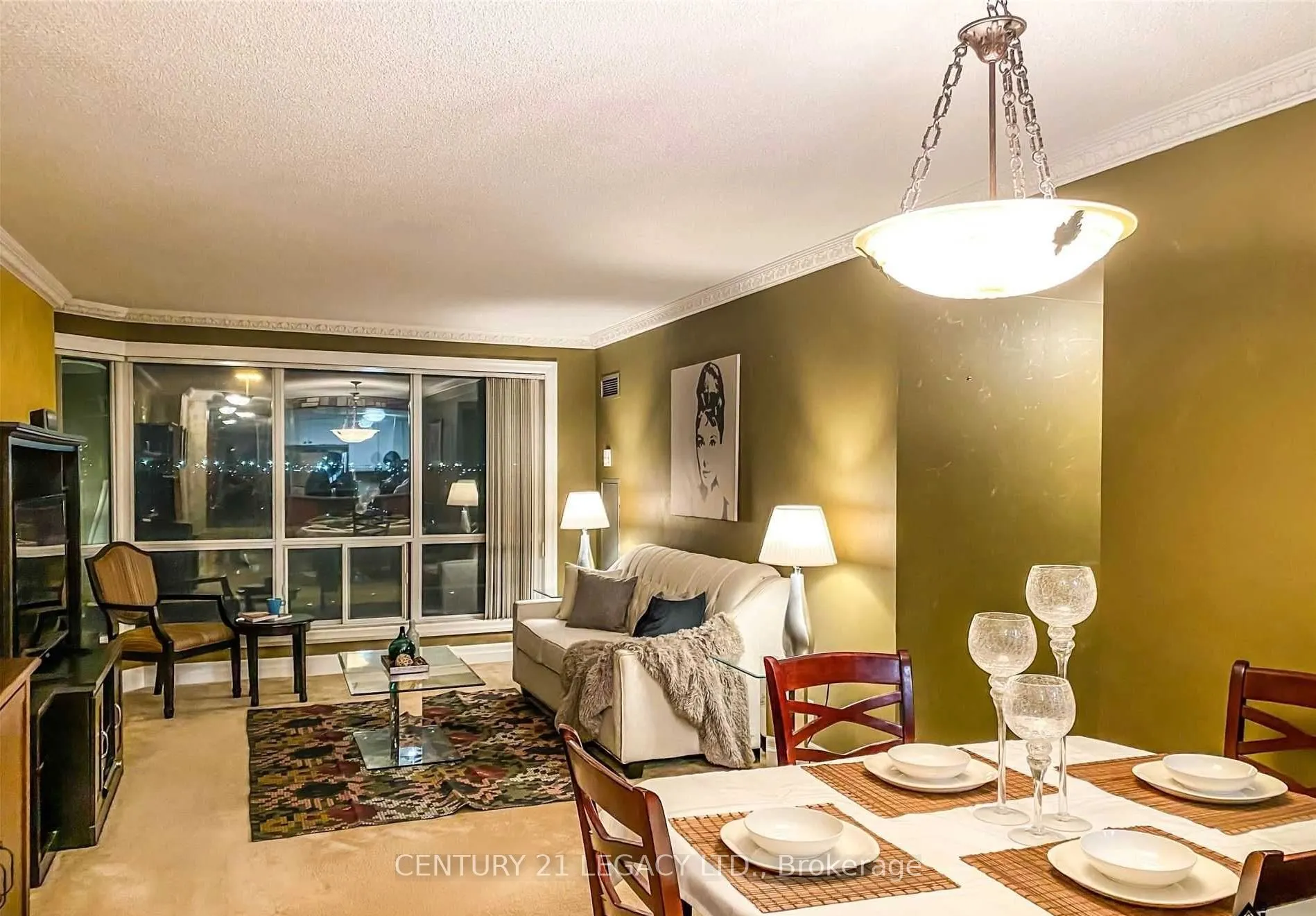 18 Lee Centre Drive, #802